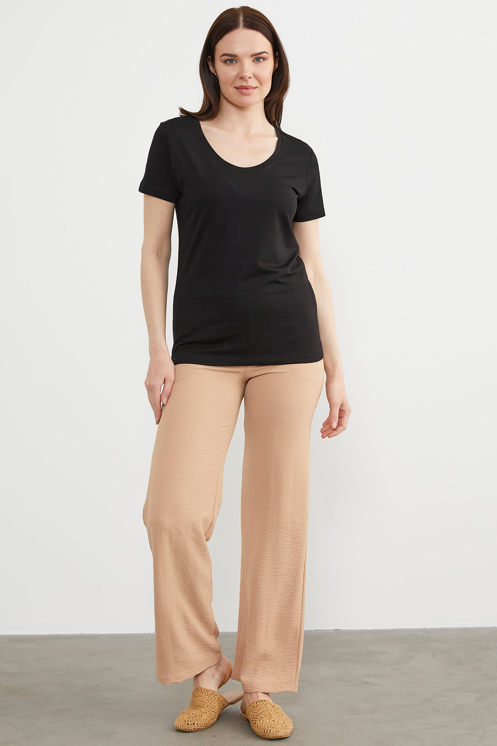 Açık Yaka Dökümlü Penye Tişört - Siyah (2) Sementa