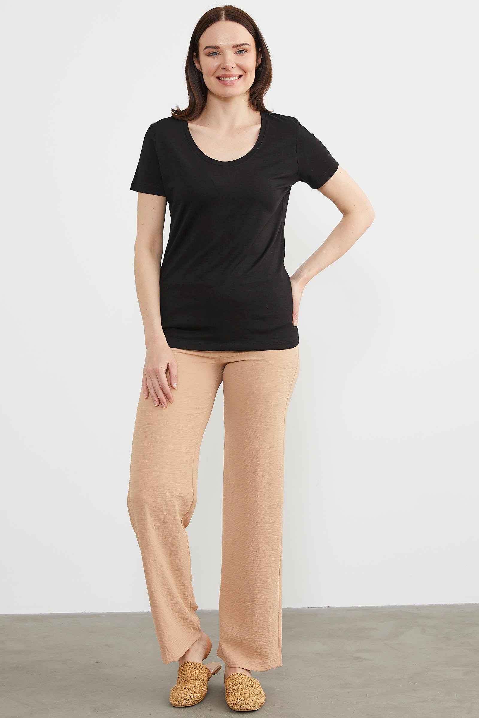 Açık Yaka Dökümlü Penye Tişört - Siyah (3) Sementa