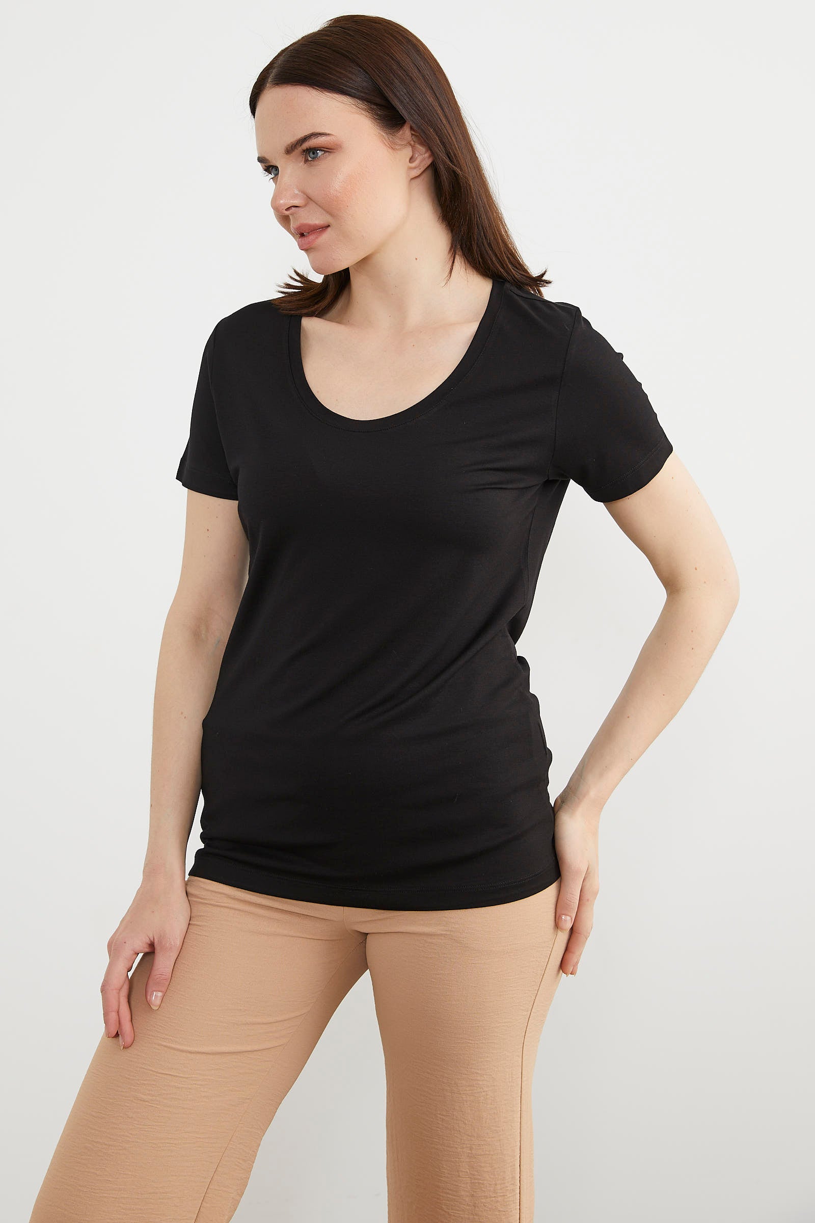 Açık Yaka Dökümlü Penye Tişört - Siyah (4) Sementa