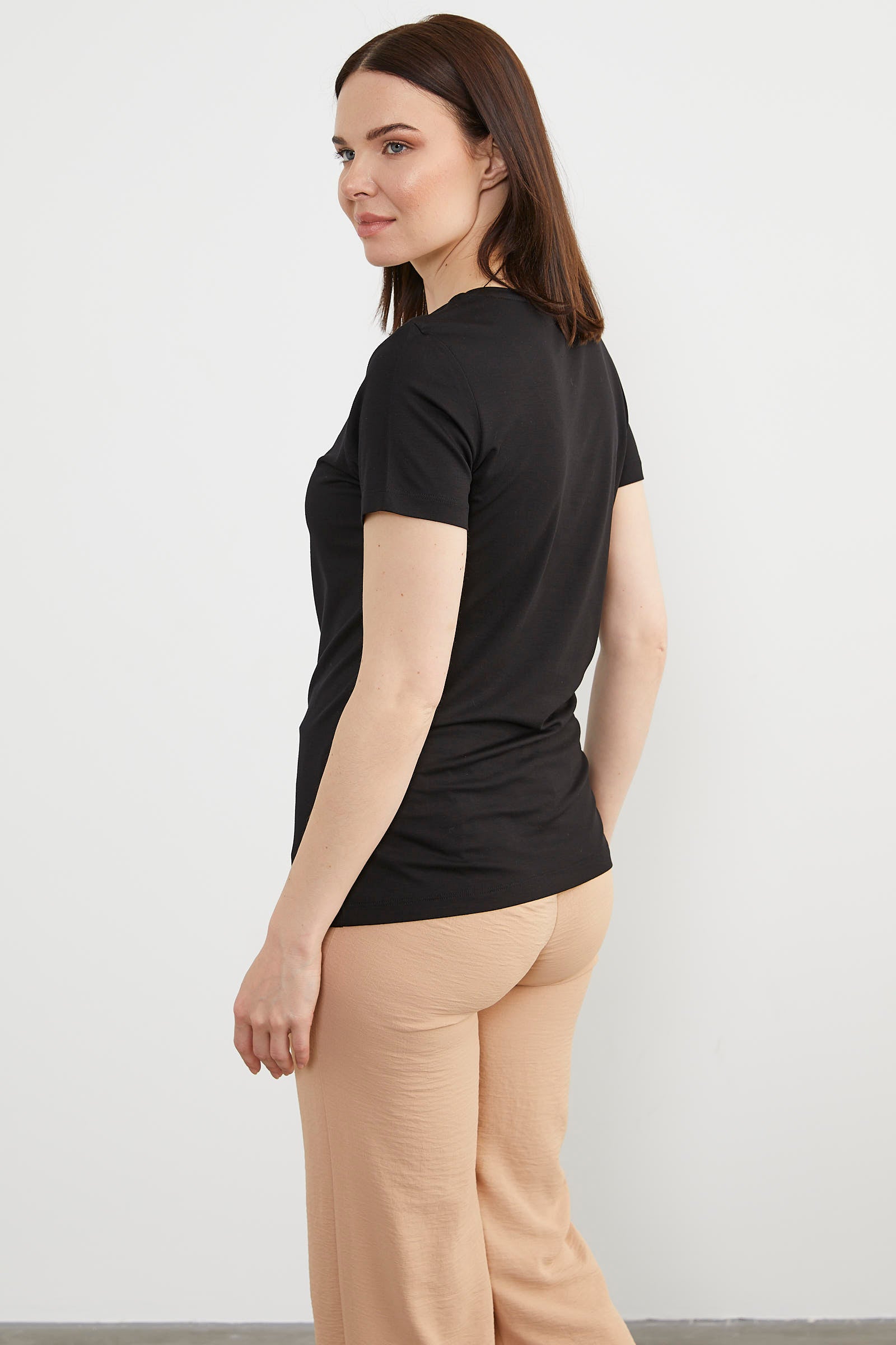 Açık Yaka Dökümlü Penye Tişört - Siyah (5) Sementa