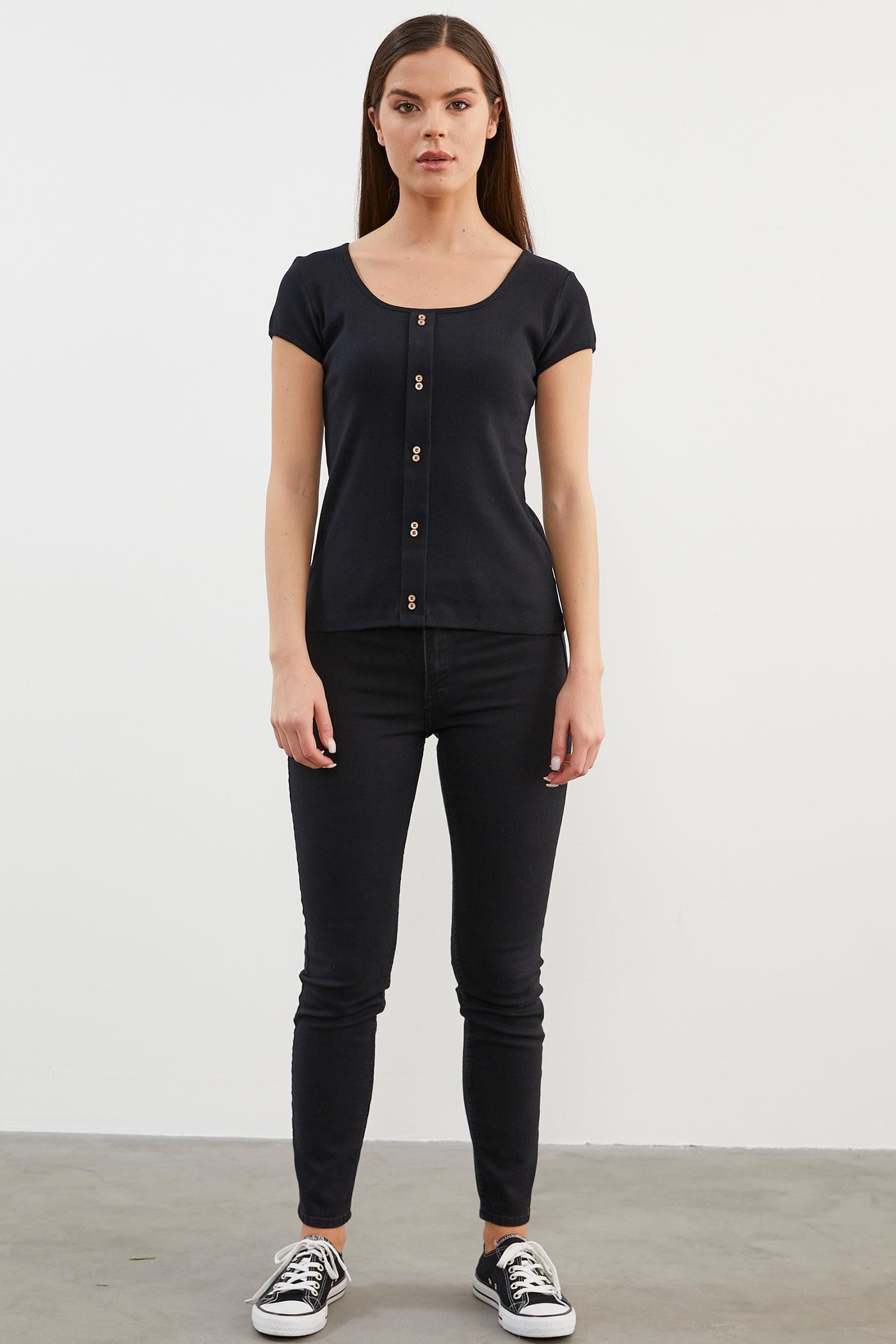 Açık Yaka Düğmeli Tişört - Siyah (1) Sementa