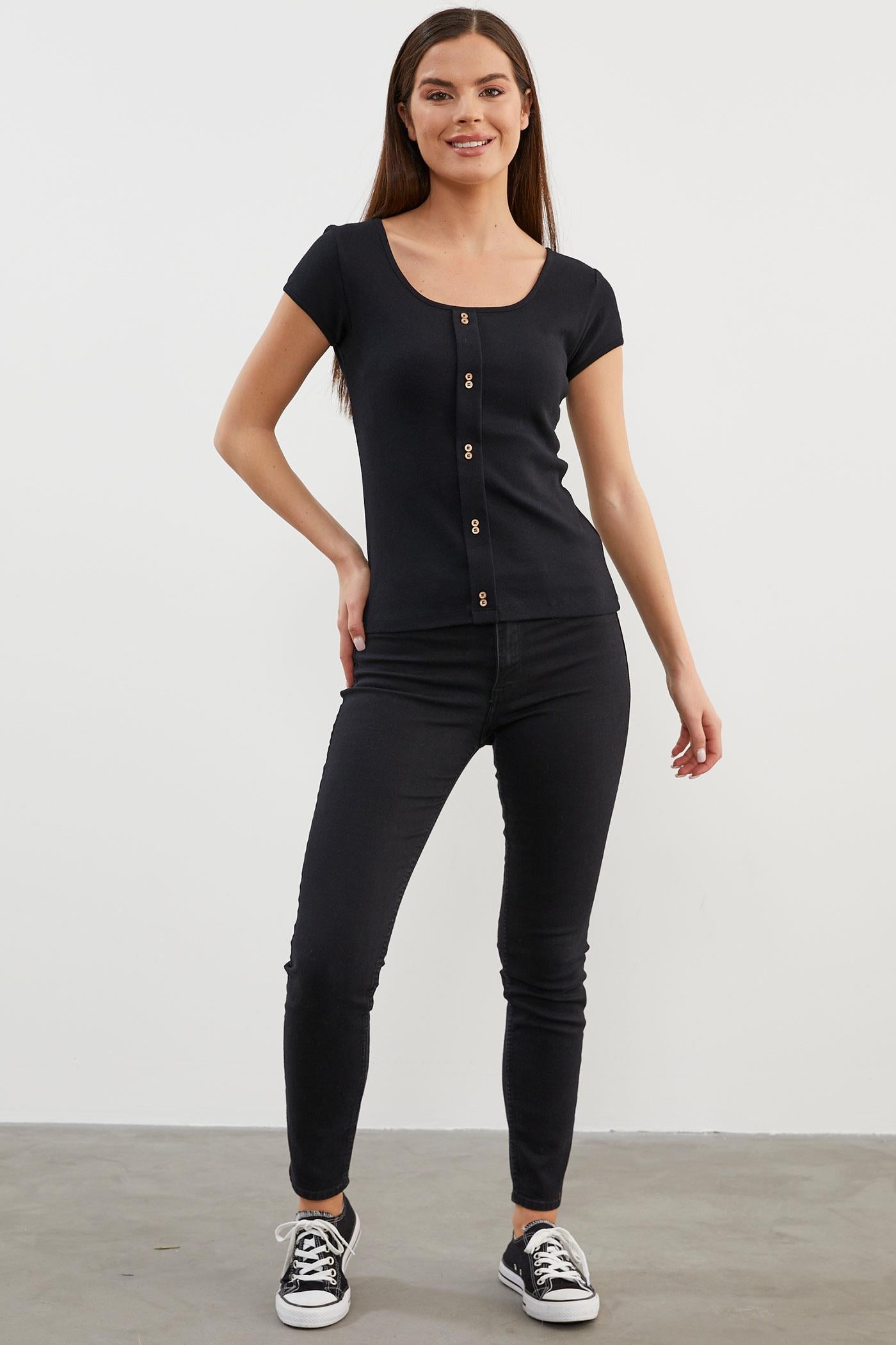 Açık Yaka Düğmeli Tişört - Siyah (2) Sementa