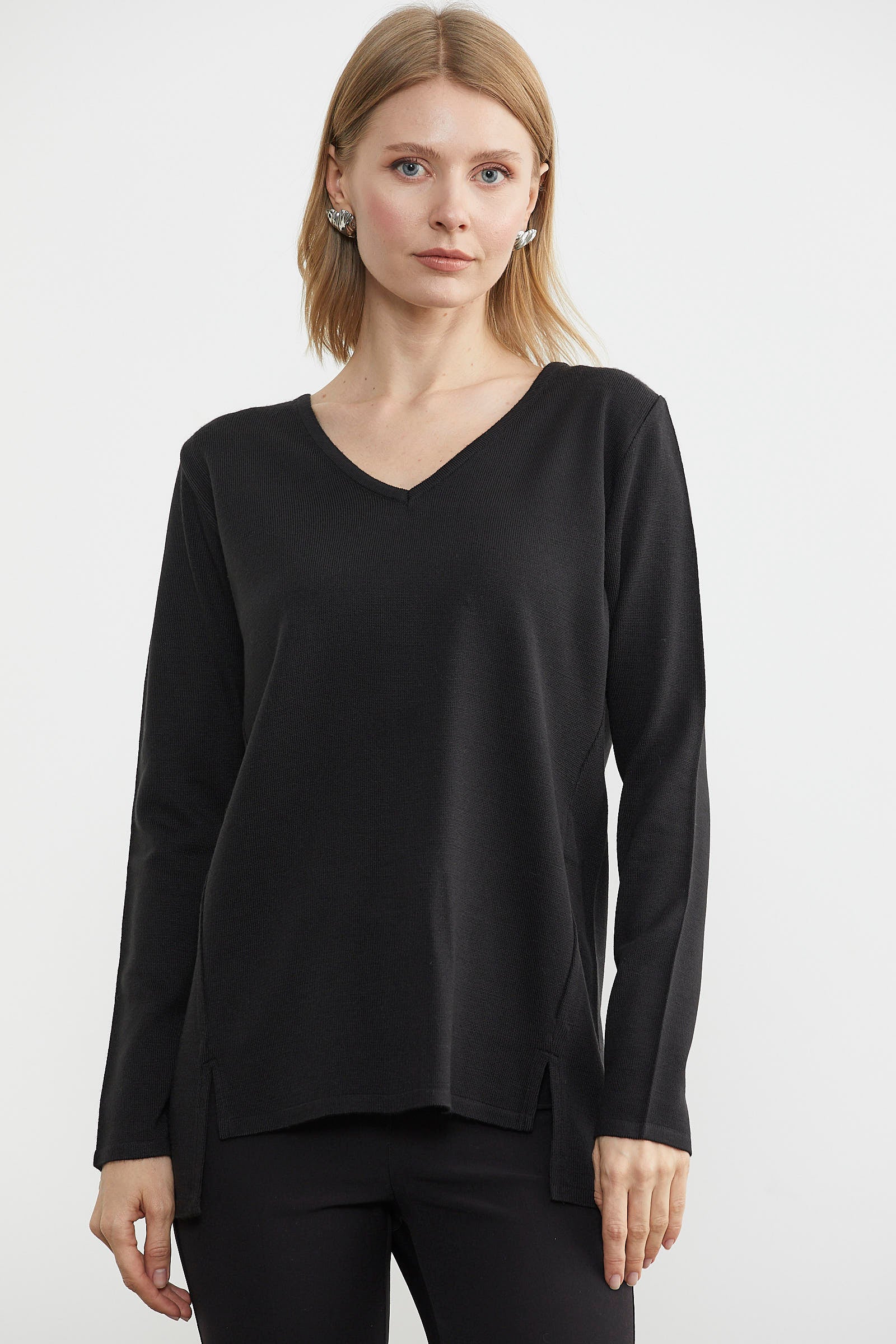 Arkası Uzun V Yaka Triko Kazak - Siyah (1) Sementa