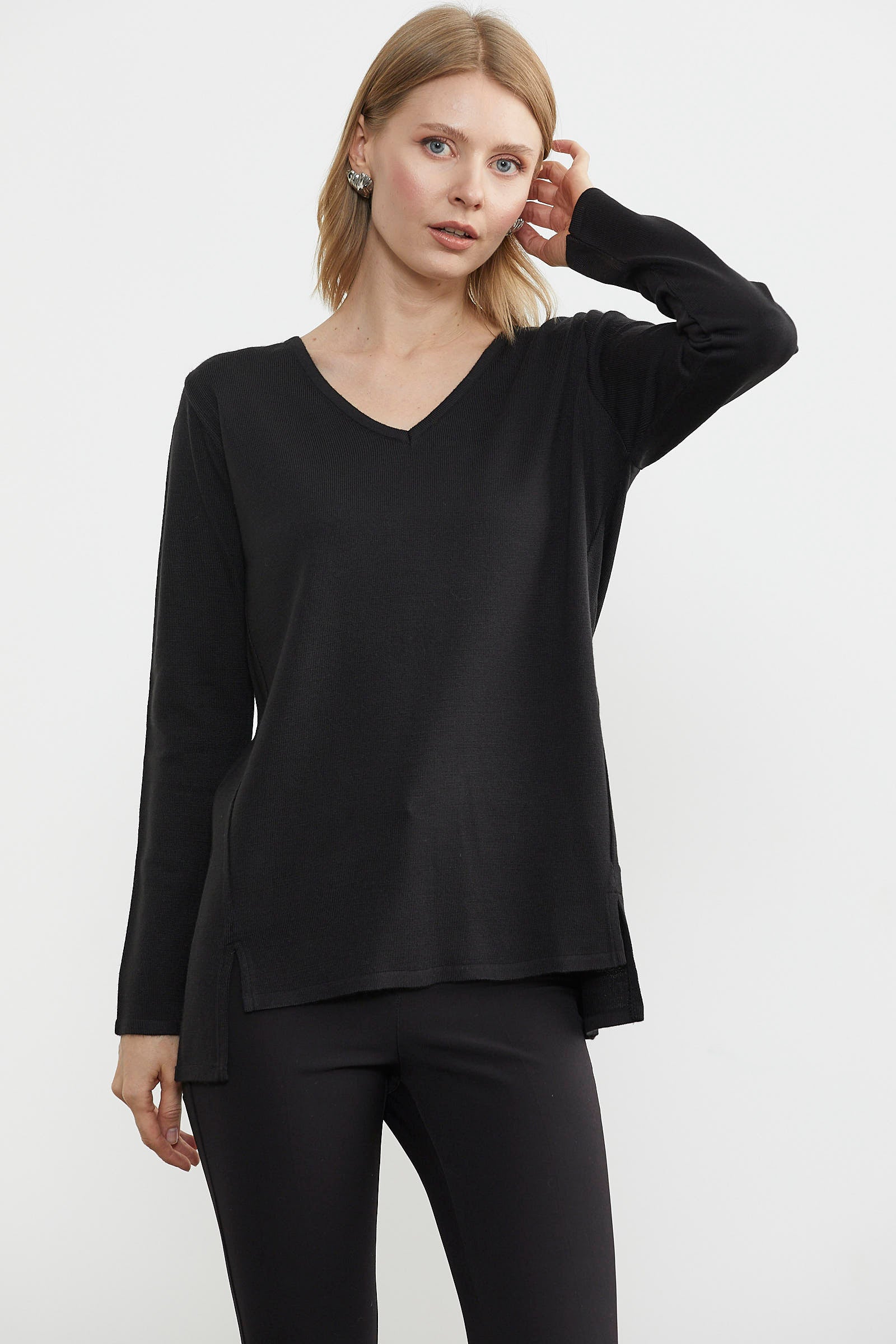 Arkası Uzun V Yaka Triko Kazak - Siyah (3) Sementa