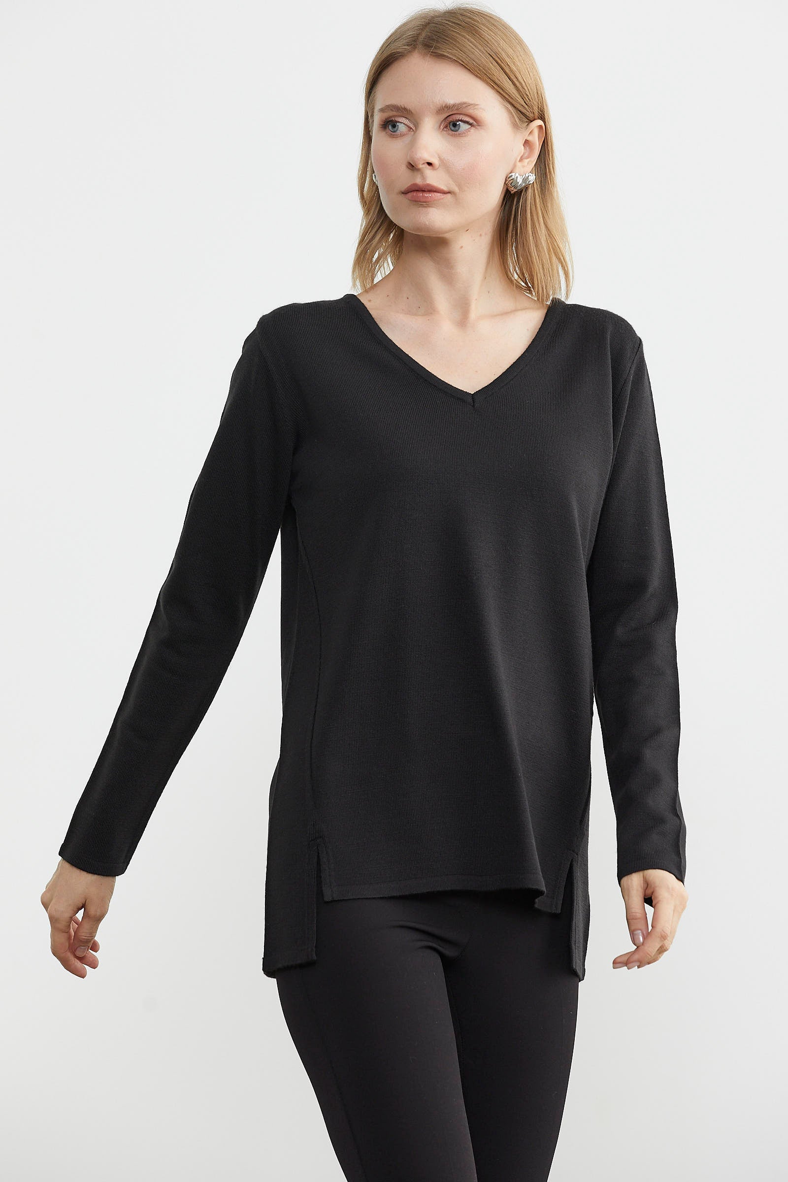 Arkası Uzun V Yaka Triko Kazak - Siyah (4) Sementa