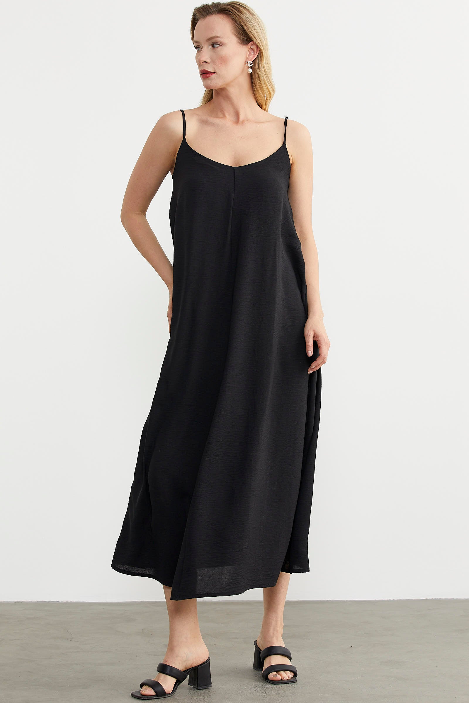 Ayarlanabilir Askılı Uzun Krep Elbise - Siyah (3) Sementa