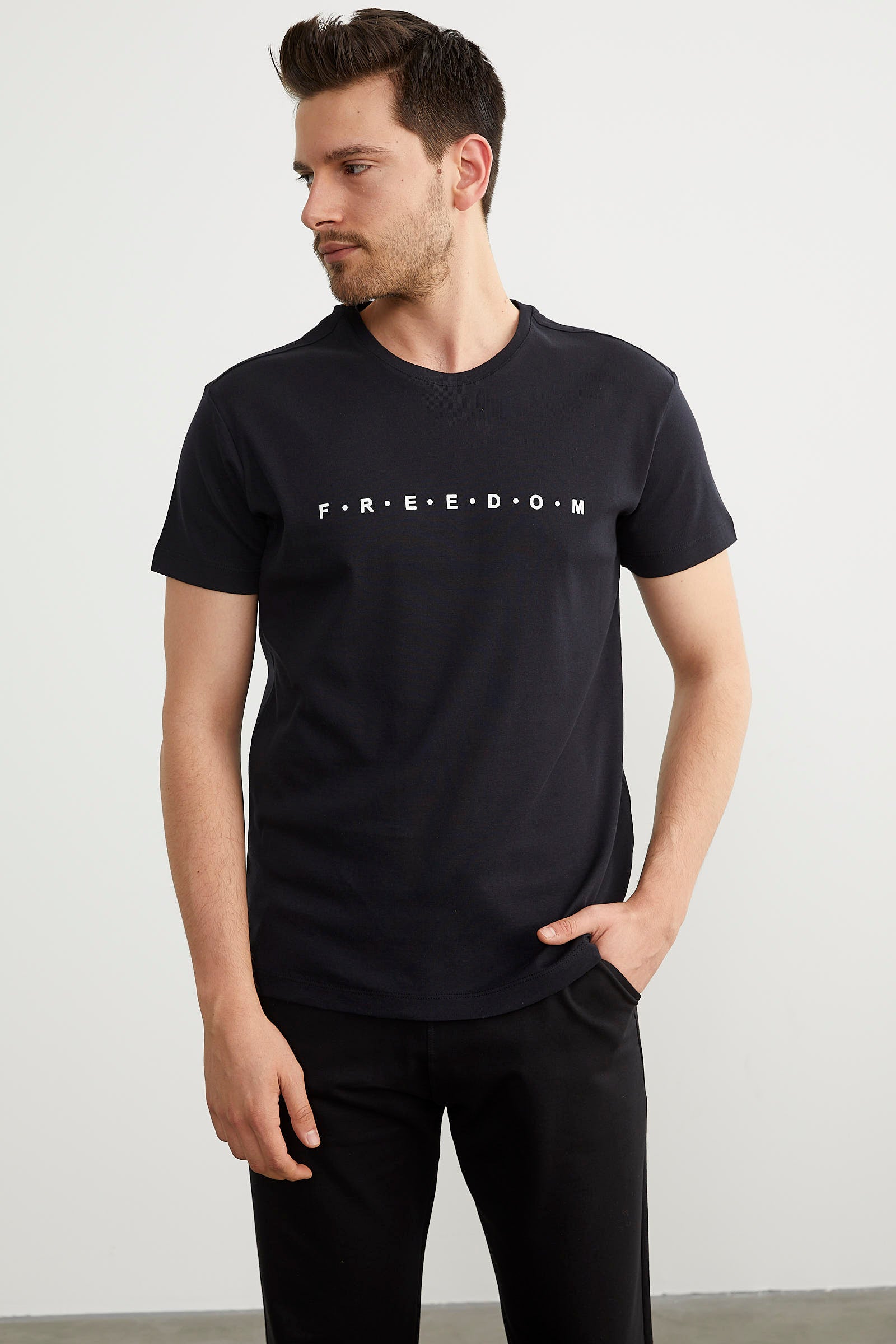 Baskılı Sıfır Yaka Pamuk Tişört - Siyah (2) Sementa