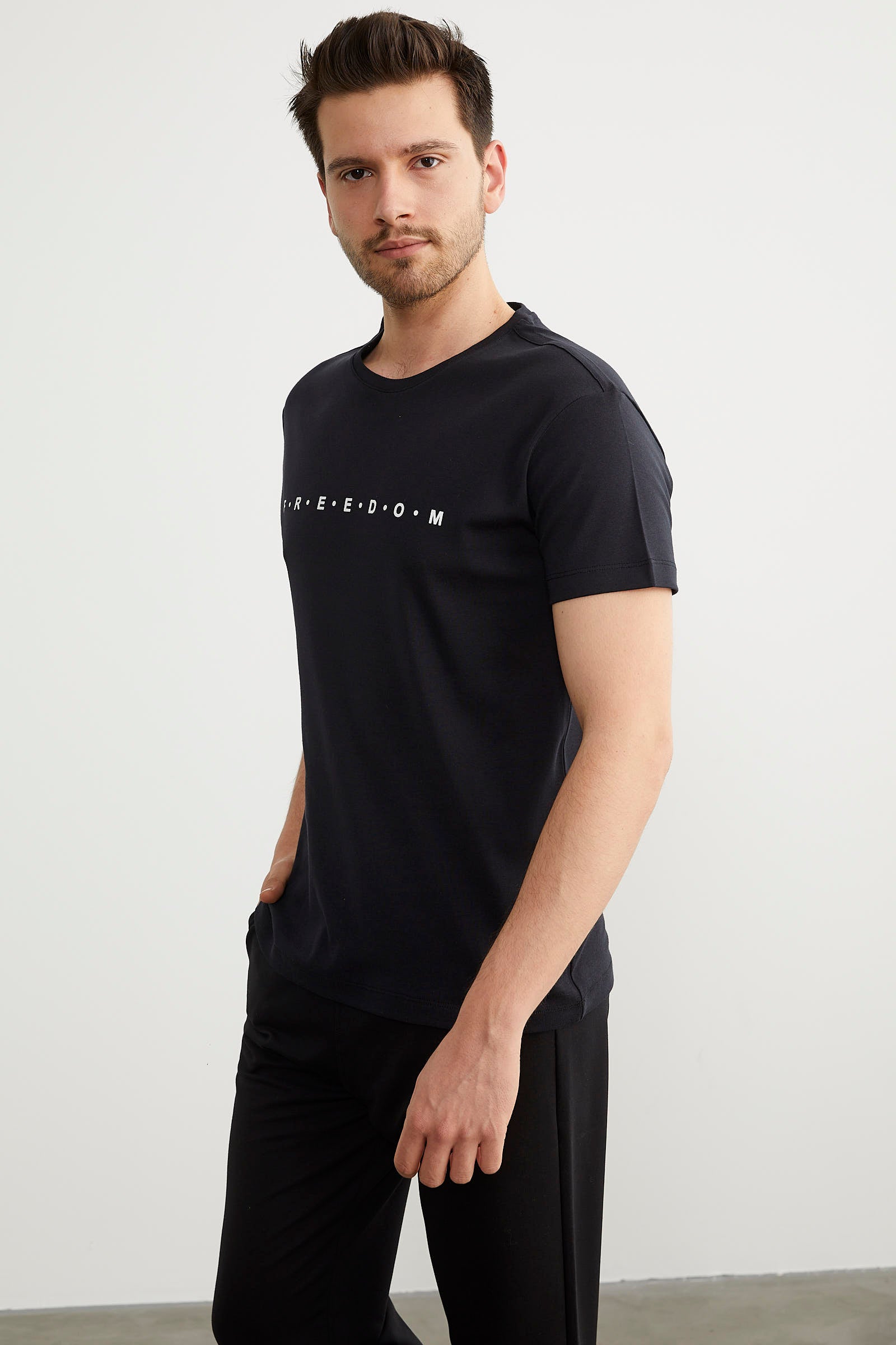 Baskılı Sıfır Yaka Pamuk Tişört - Siyah (3) Sementa