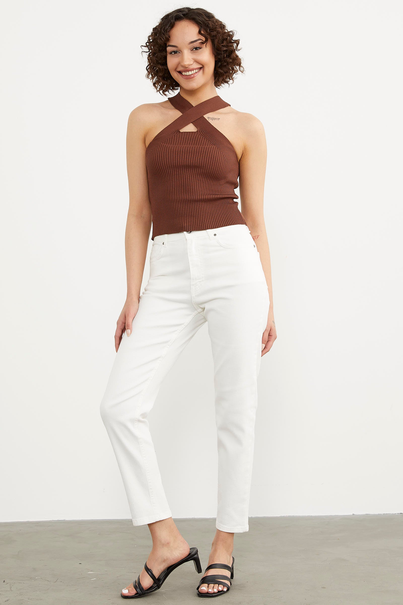 Boyundan Çapraz Askılı Triko Atlet - Kahve (2) Sementa