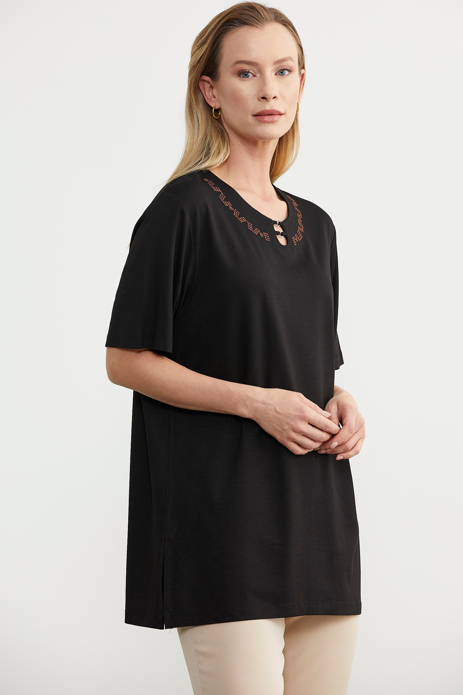 Büyük Beden Nakış Detaylı Tişört - Siyah (5) Sementa