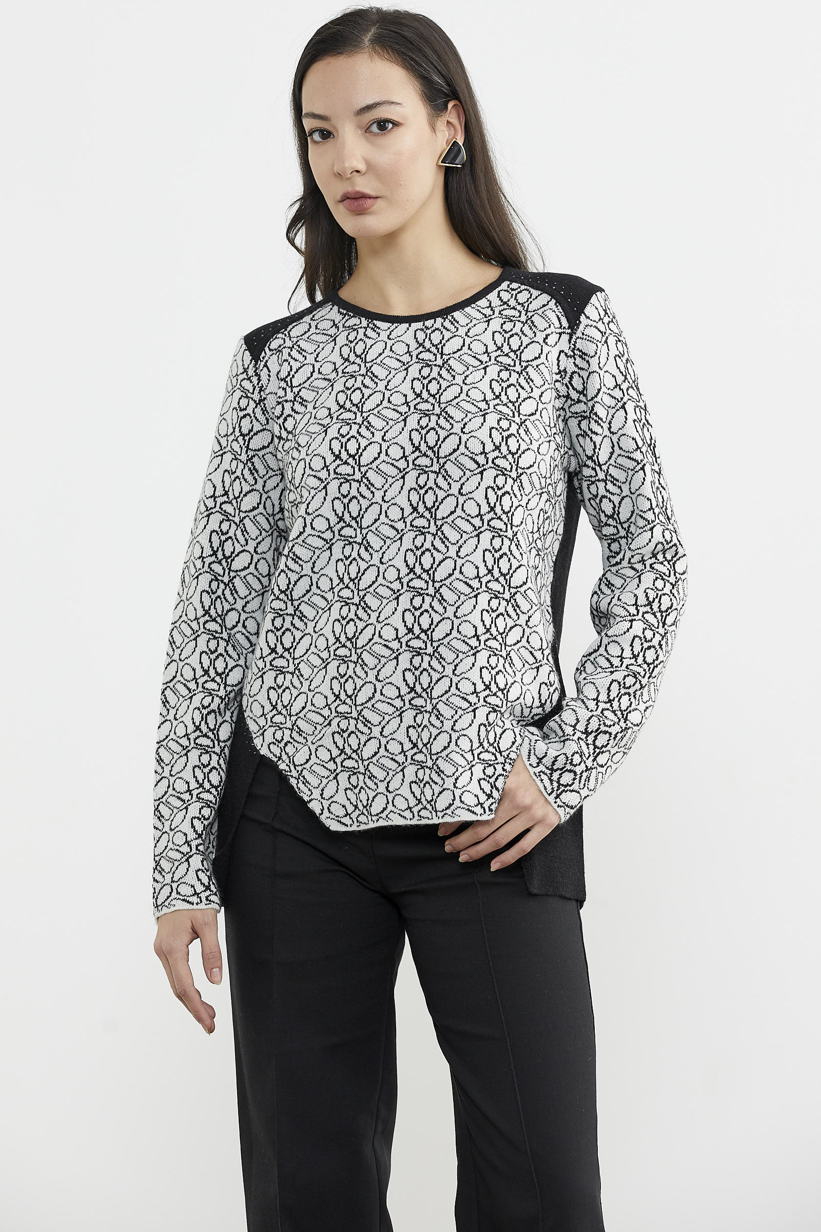 Çiçek Desenli Arkası Uzun Triko Kazak - Siyah (1) Sementa