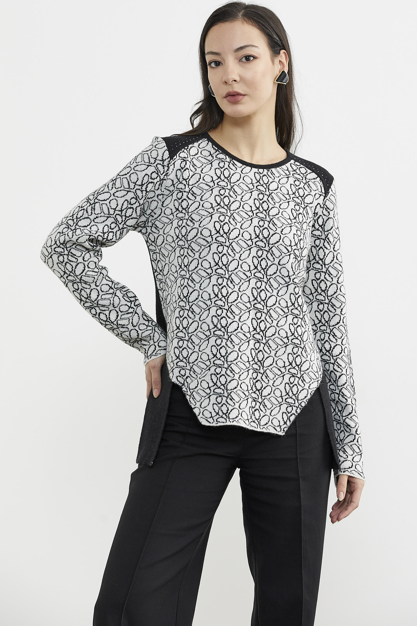 Çiçek Desenli Arkası Uzun Triko Kazak - Siyah (2) Sementa