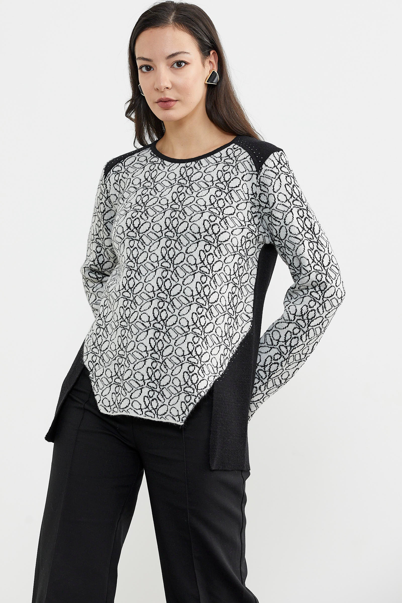 Çiçek Desenli Arkası Uzun Triko Kazak - Siyah (3) Sementa