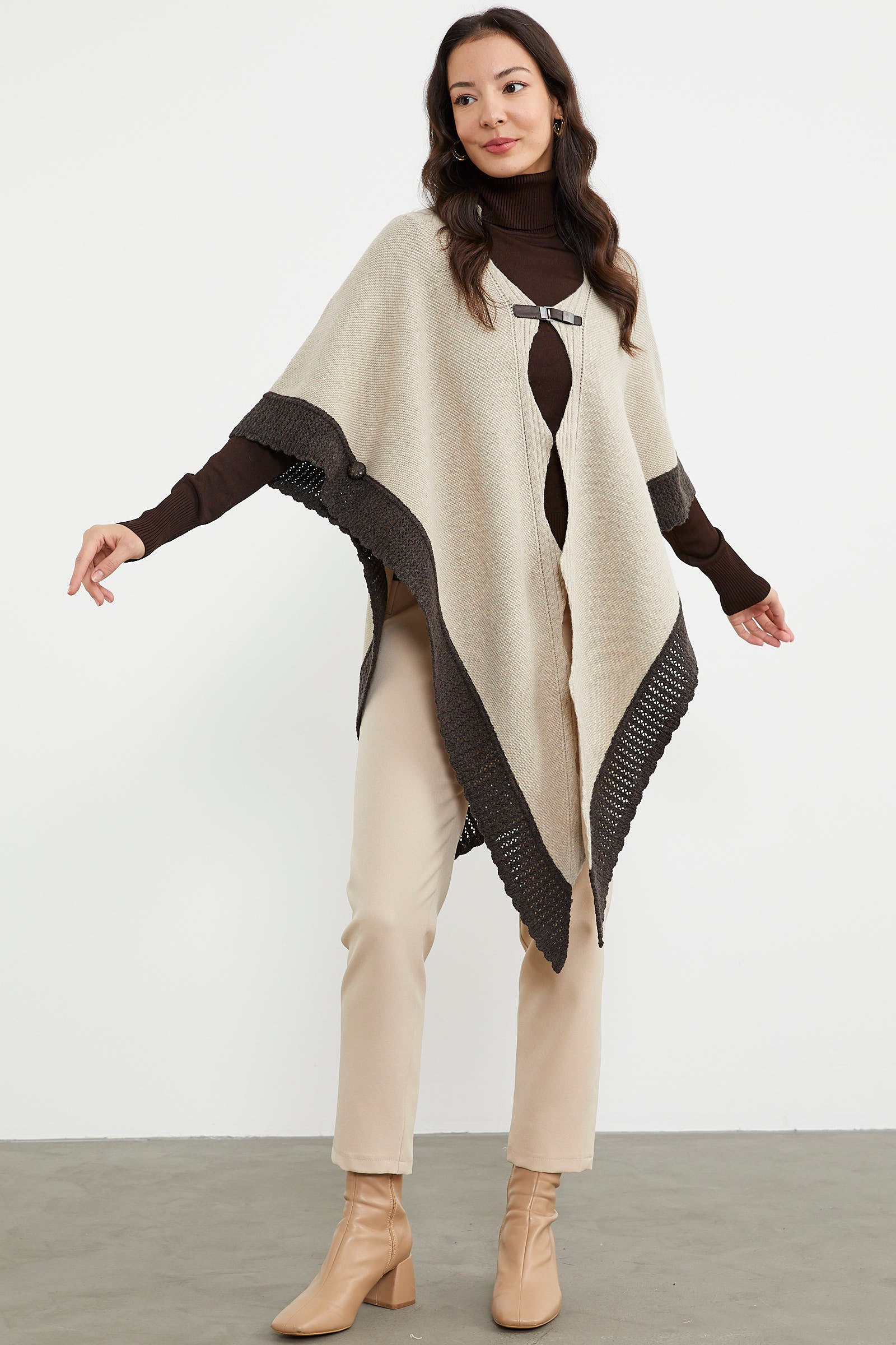 Çift Renk Aksesuarlı Triko Panço - Bej (2) Sementa