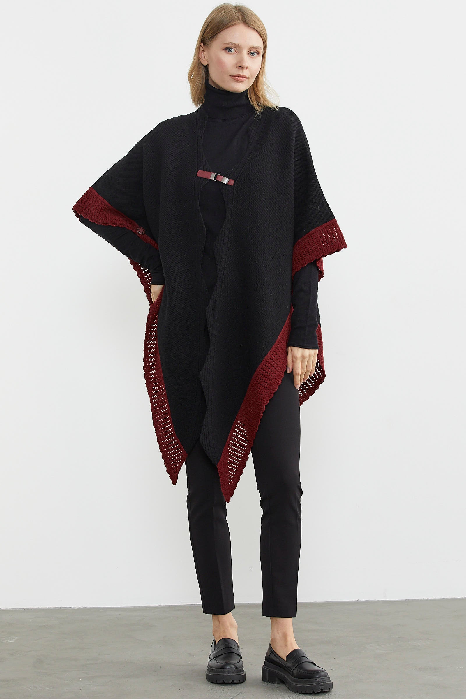 Çift Renk Aksesuarlı Triko Panço - Siyah (1) Sementa