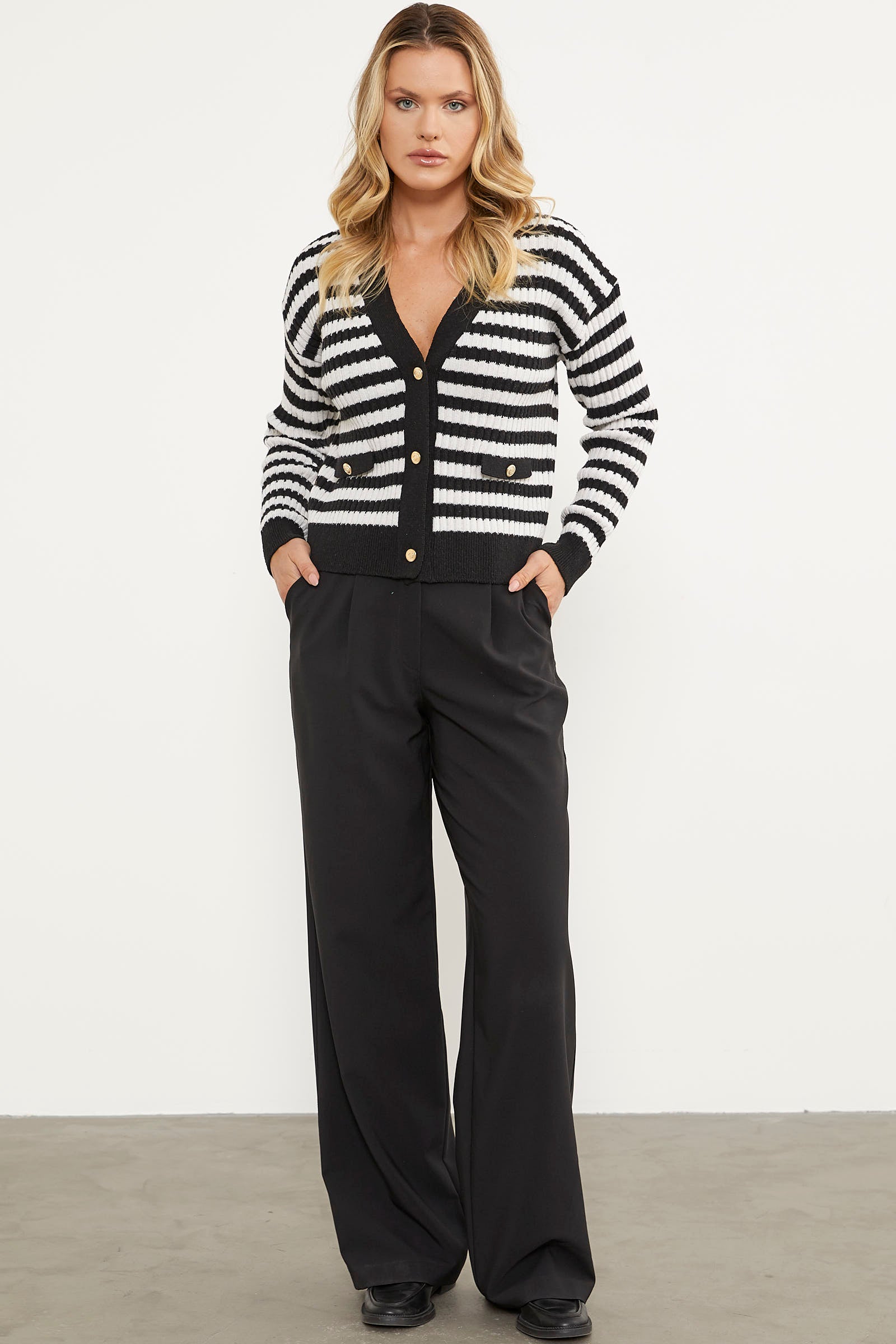 Çizgili Cep Detaylı Triko Hırka - Siyah (3) Sementa