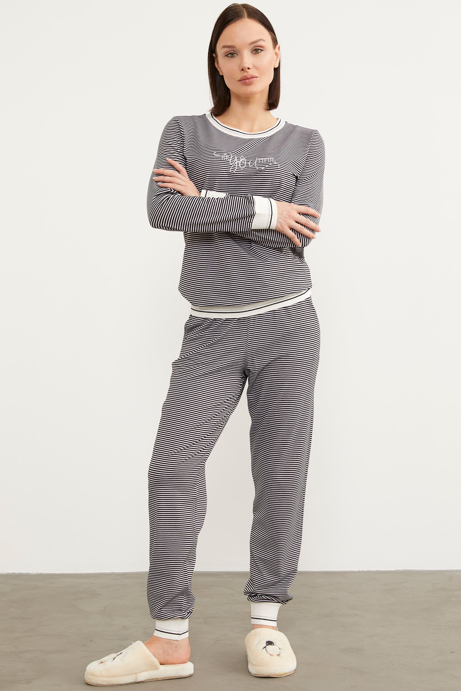 Çizgili Sıfır Yaka Pijama Takım - Siyah (4) Sementa