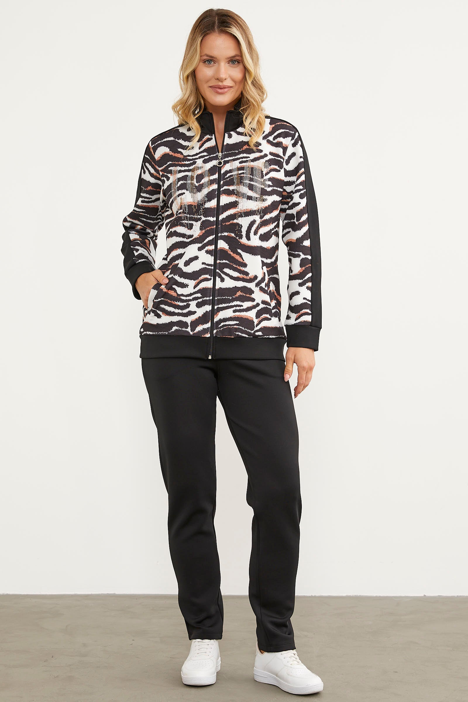 Dalgıç Kumaş Leopar Desenli Eşofman Takım - Siyah (1) Sementa