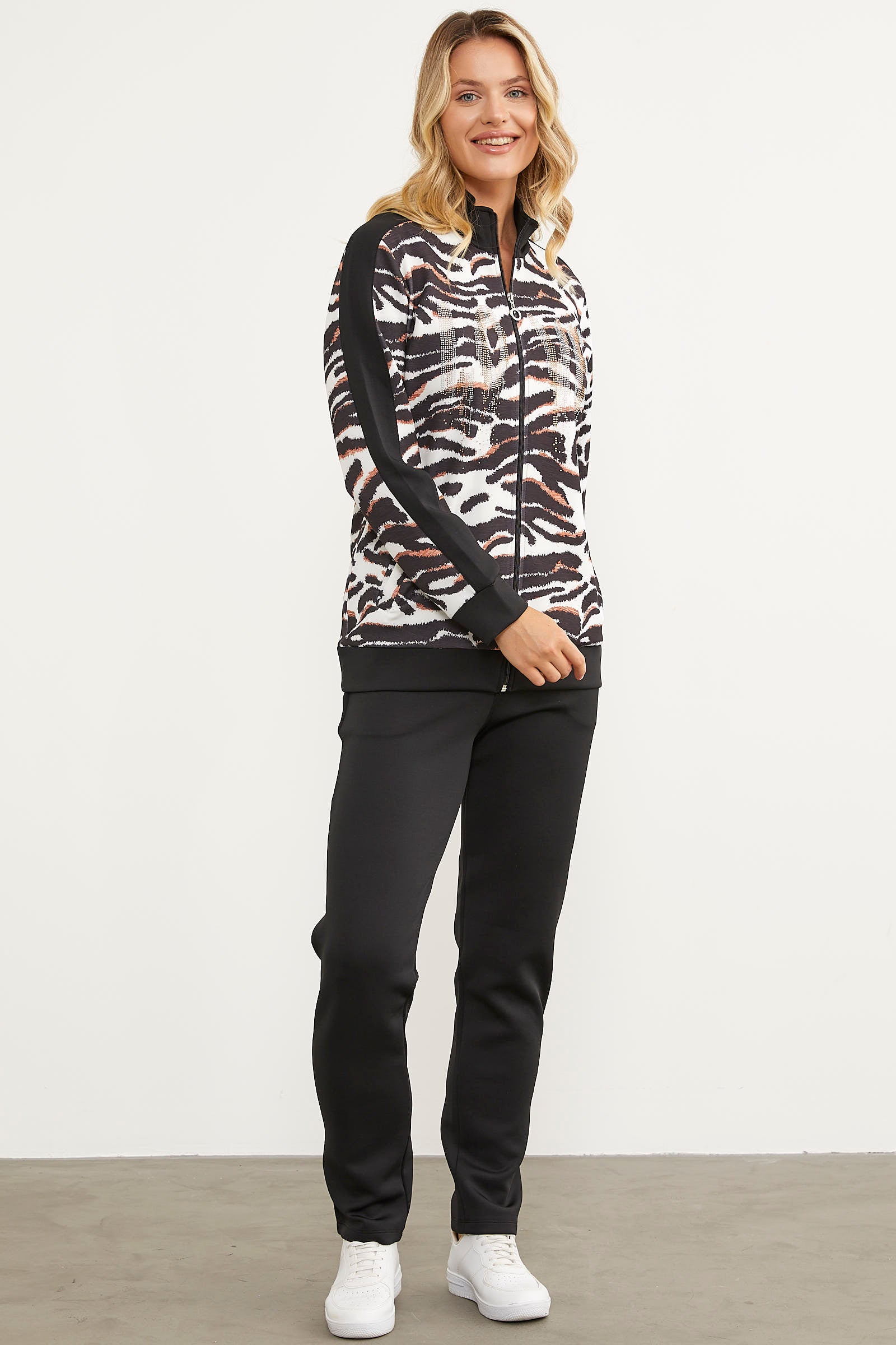 Dalgıç Kumaş Leopar Desenli Eşofman Takım - Siyah (4) Sementa