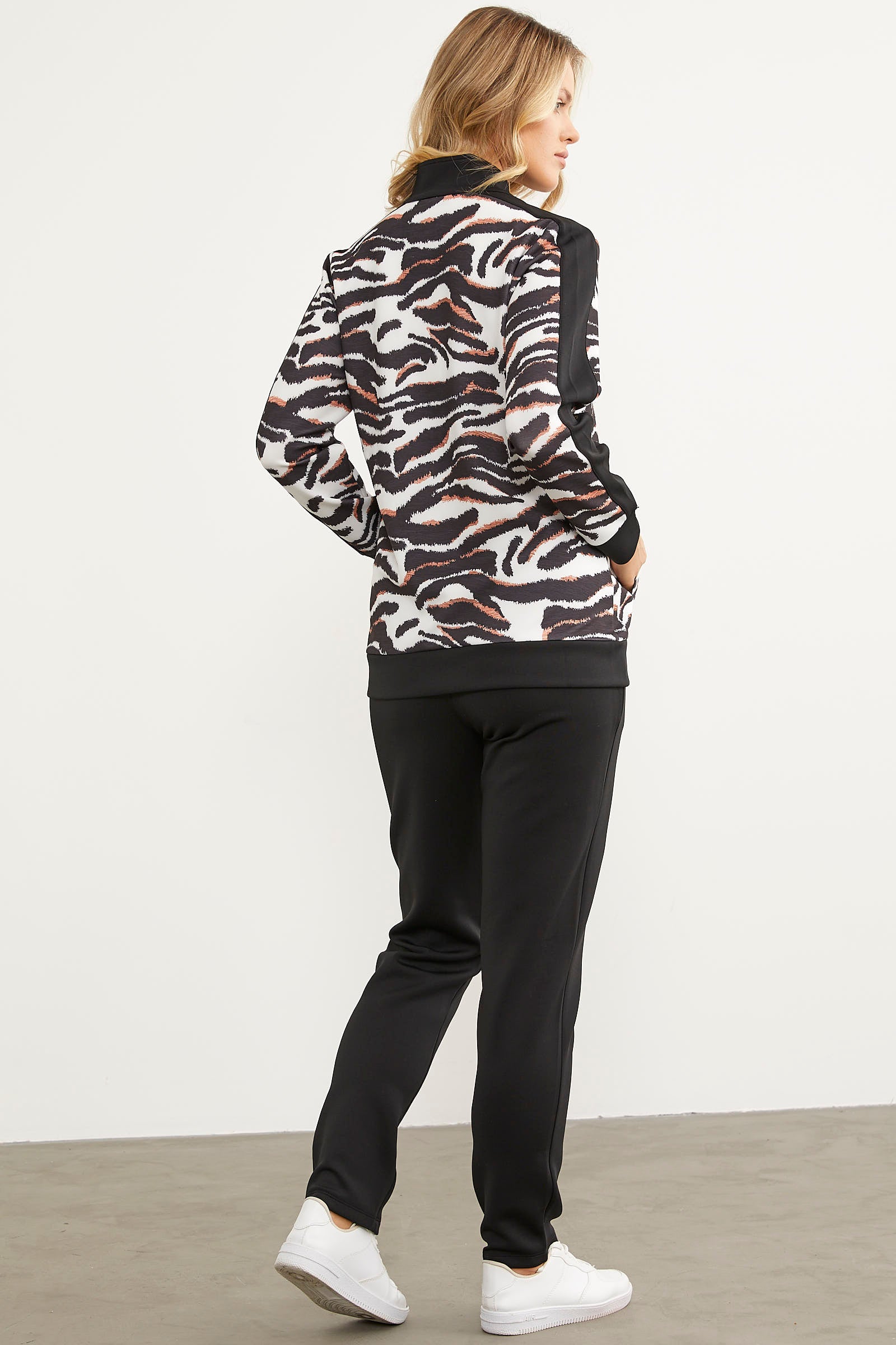 Dalgıç Kumaş Leopar Desenli Eşofman Takım - Siyah (7) Sementa