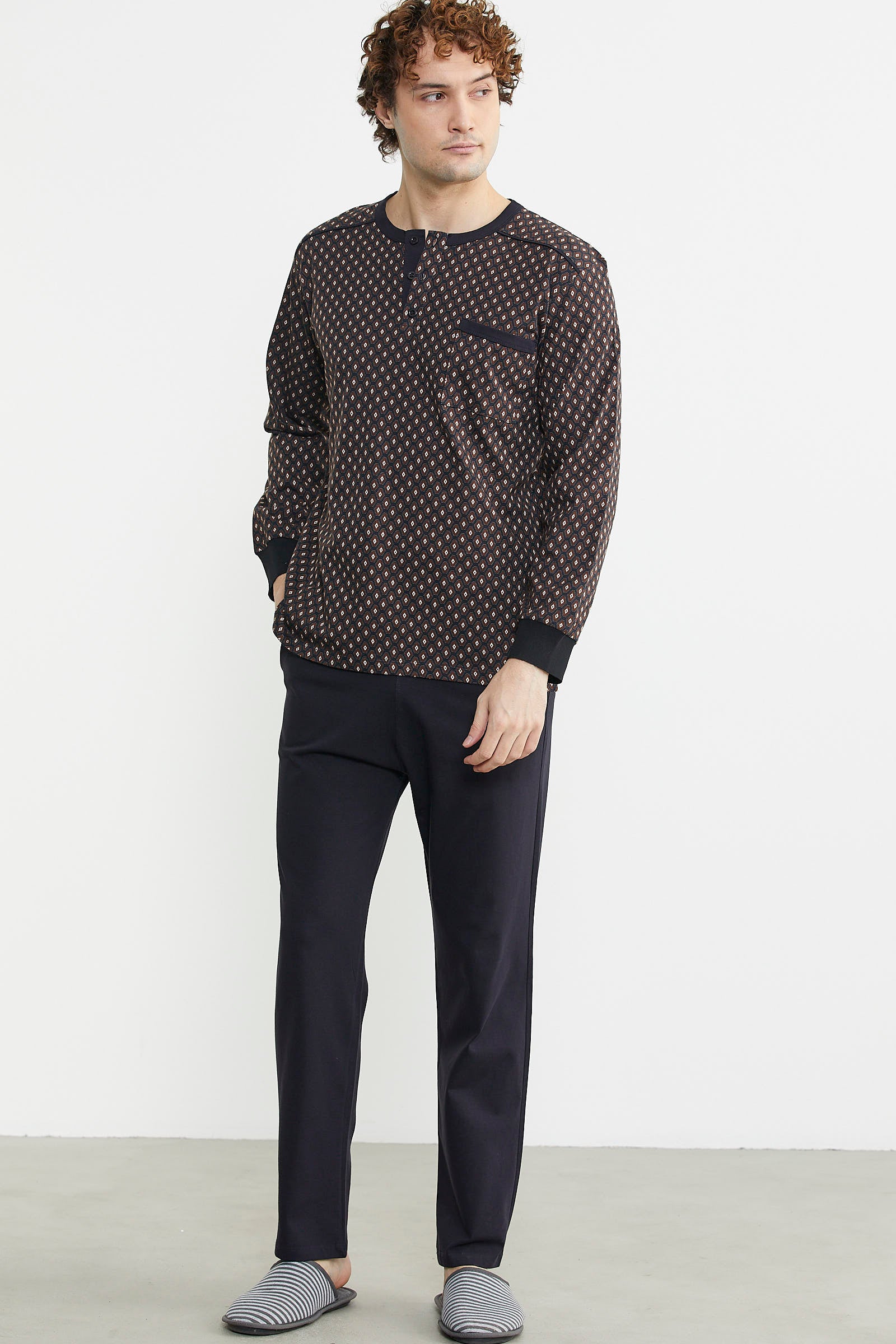 Desen Kombinli Cepli Pijama Takım - Kahve - Sementa