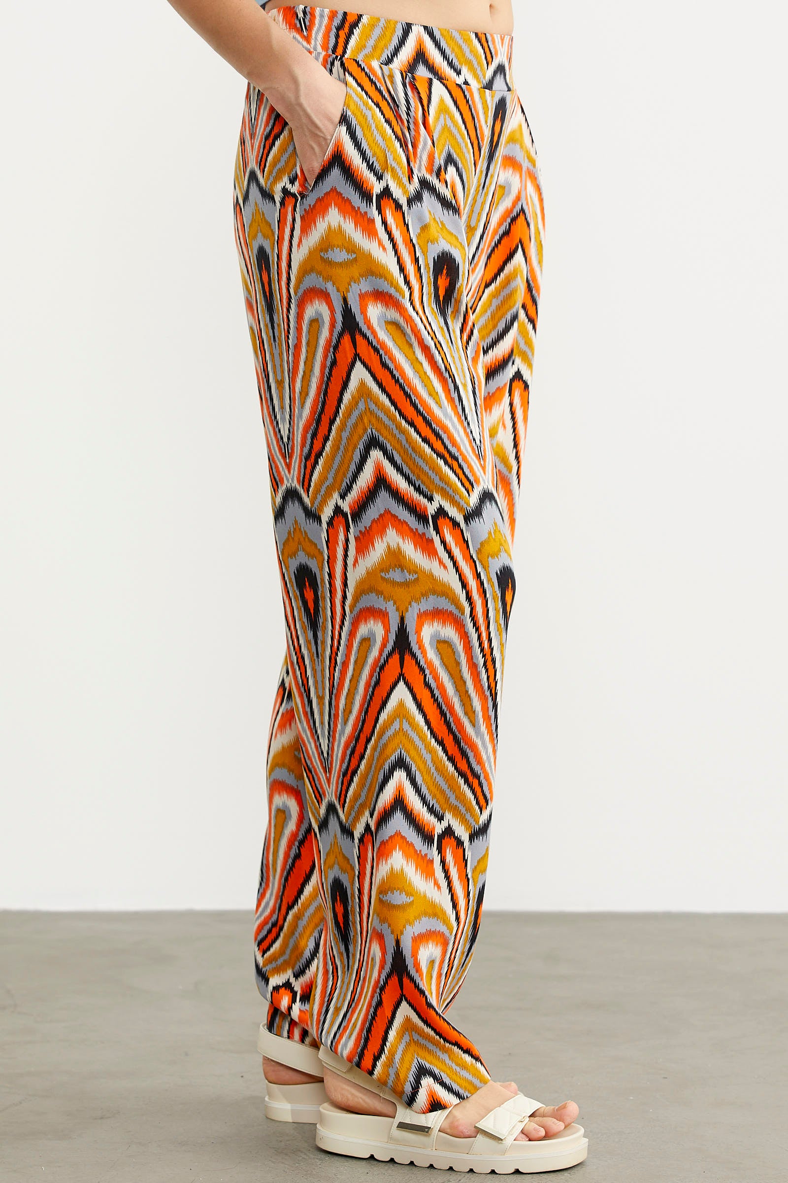 Desenli Viskon Dökümlü Pantolon - Turuncu (4) Sementa