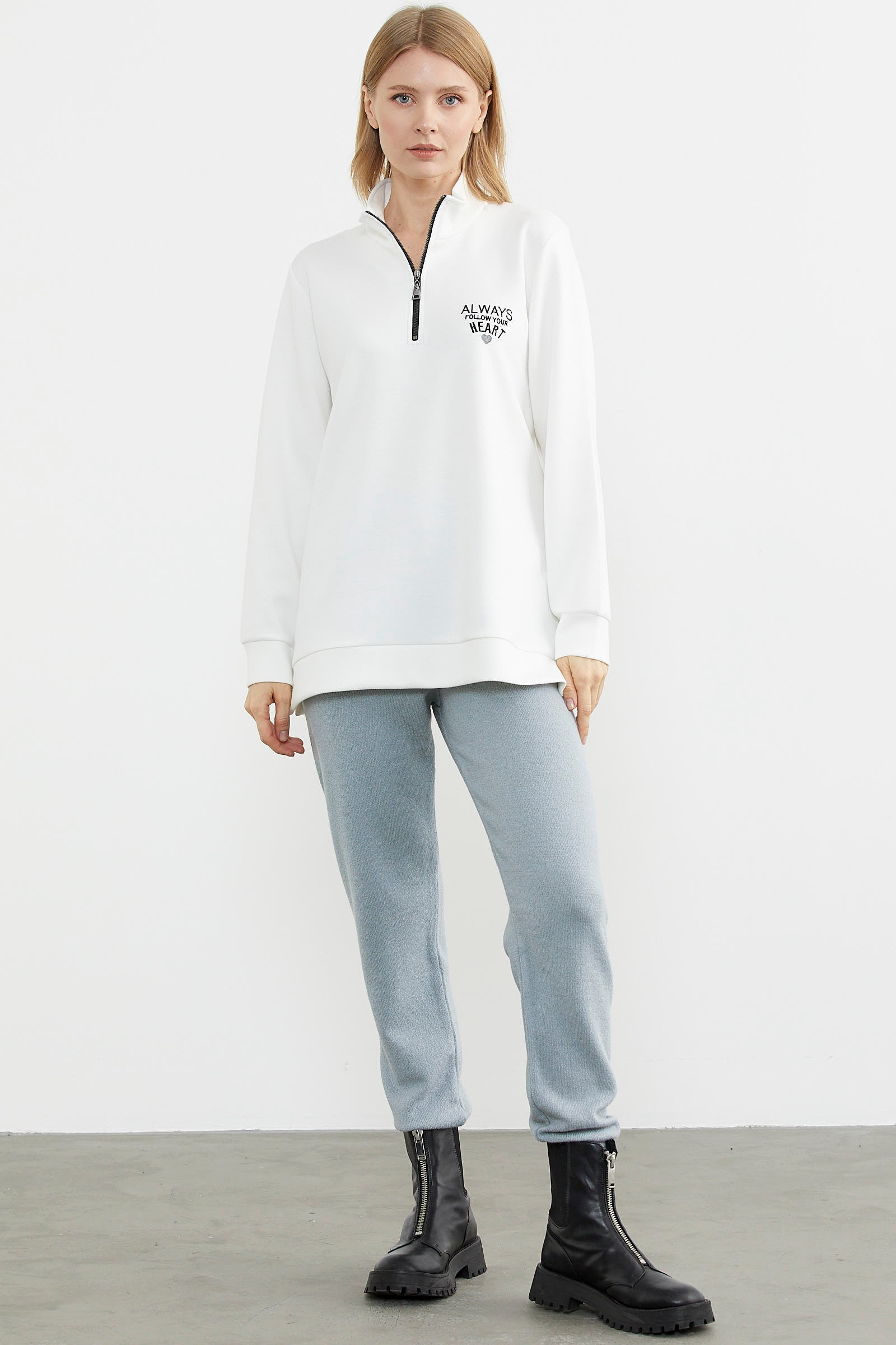 Dik Yaka Yarım Fermuarlı Sweatshirt - Ekru (2) Sementa