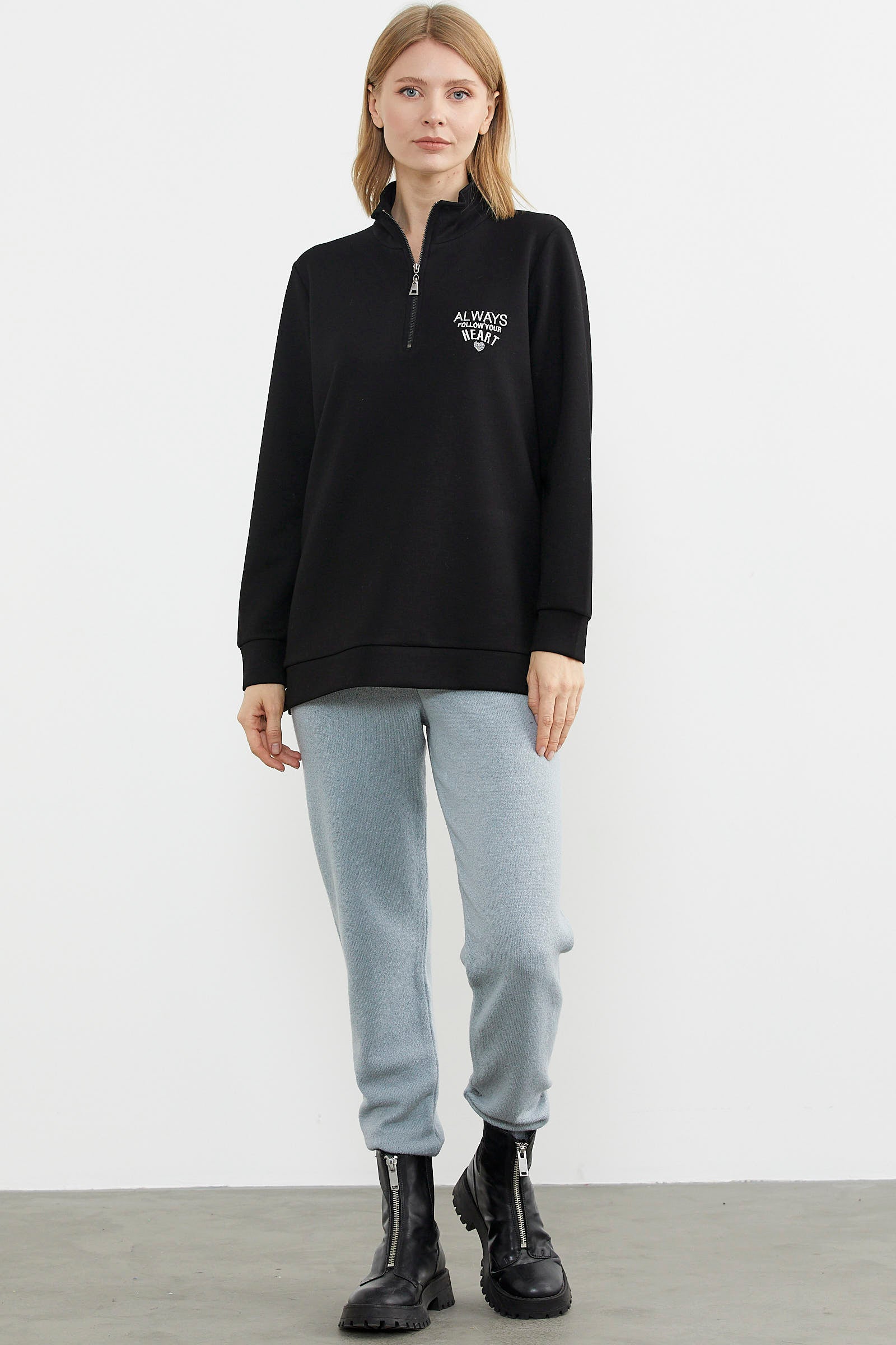 Dik Yaka Yarım Fermuarlı Sweatshirt - Siyah (2) Sementa