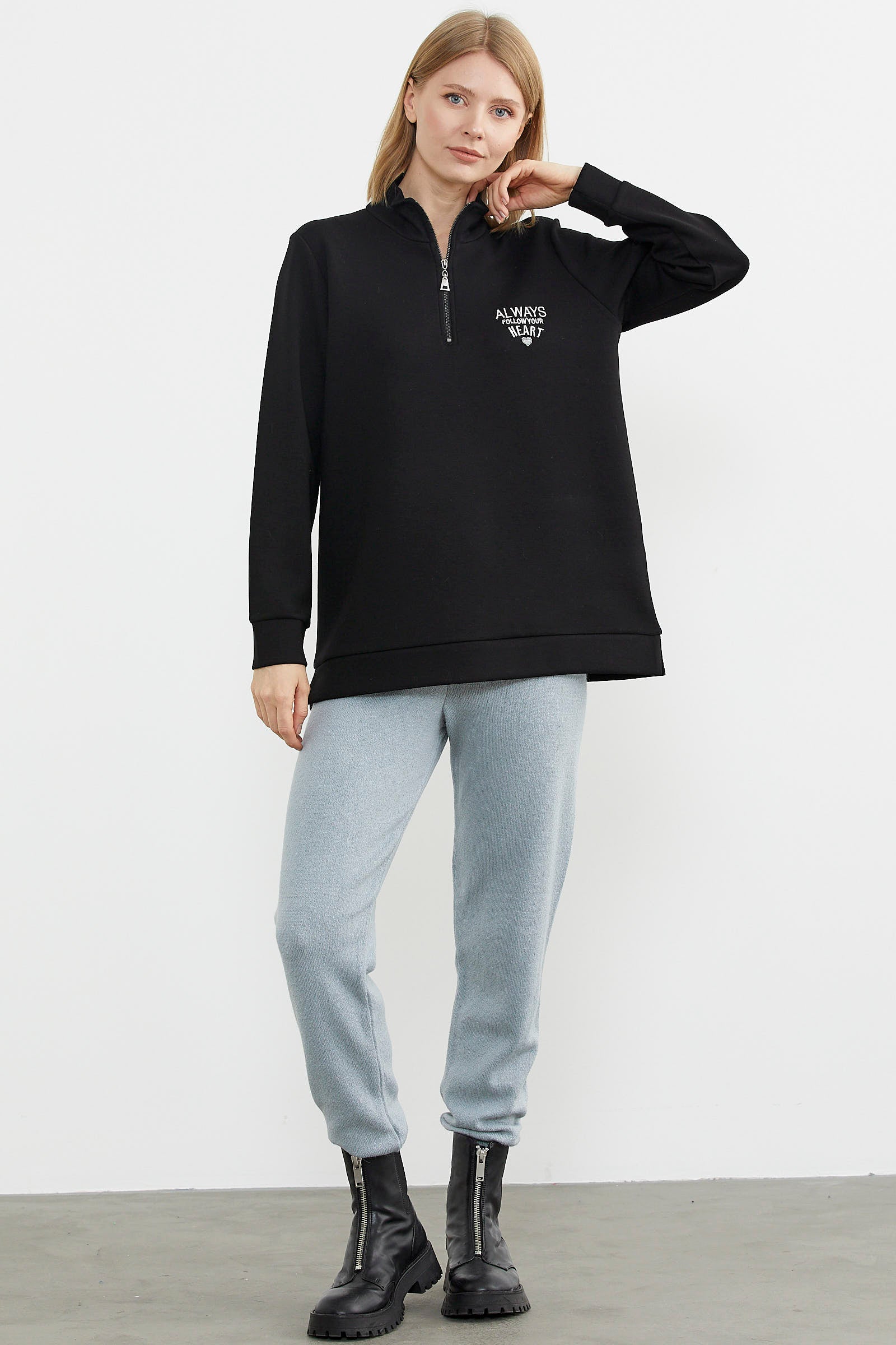 Dik Yaka Yarım Fermuarlı Sweatshirt - Siyah (3) Sementa