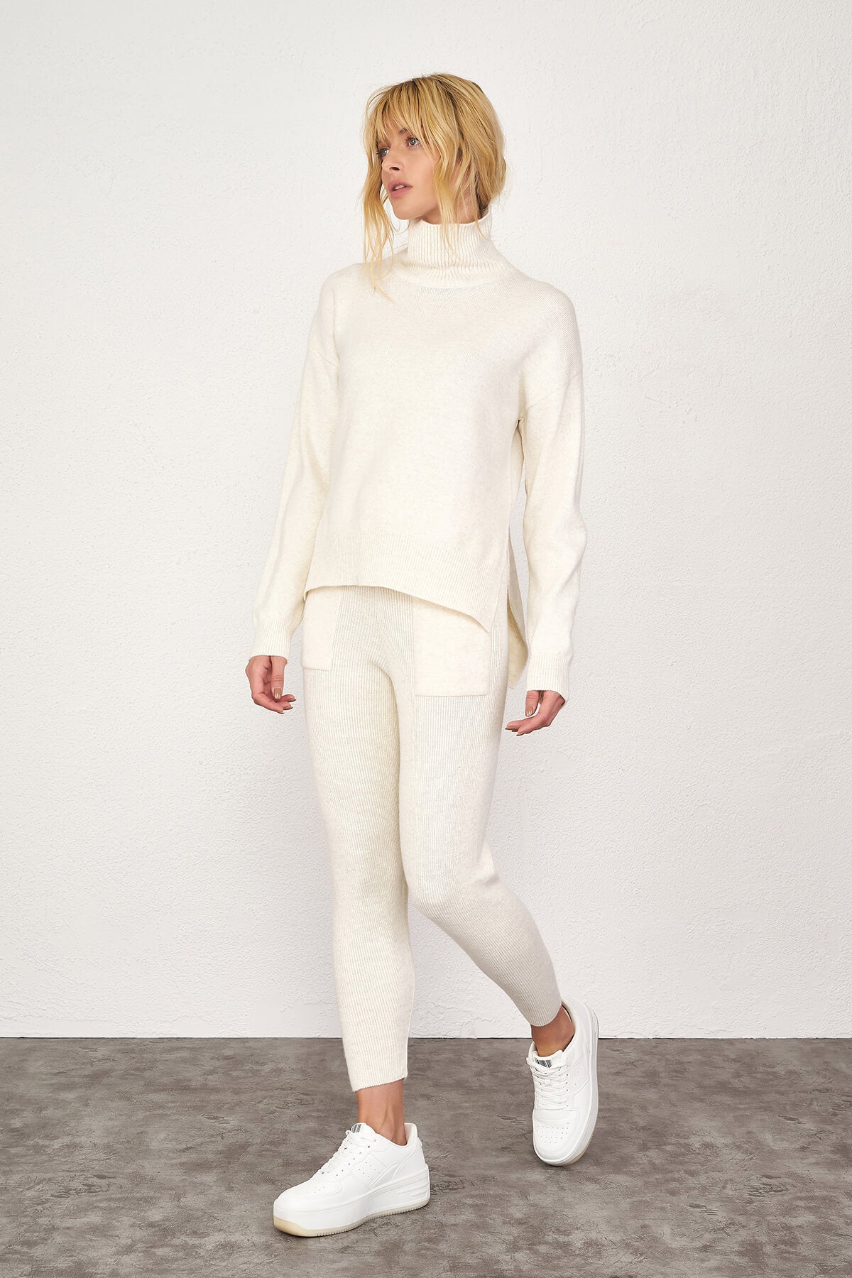 Dik Yakalı Kadın Triko Kazak - Kemik (4) Sementa