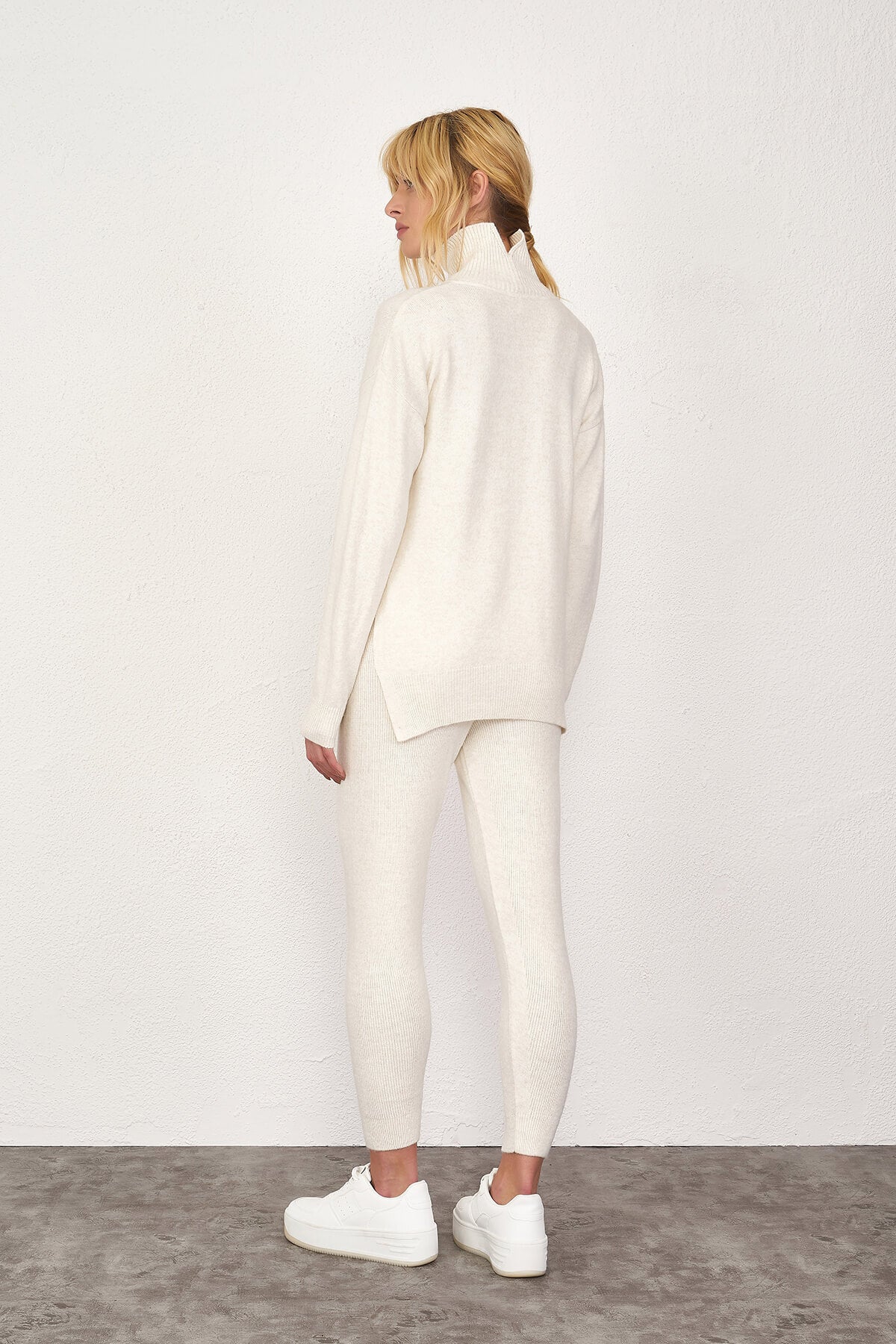 Dik Yakalı Kadın Triko Kazak - Kemik (5) Sementa