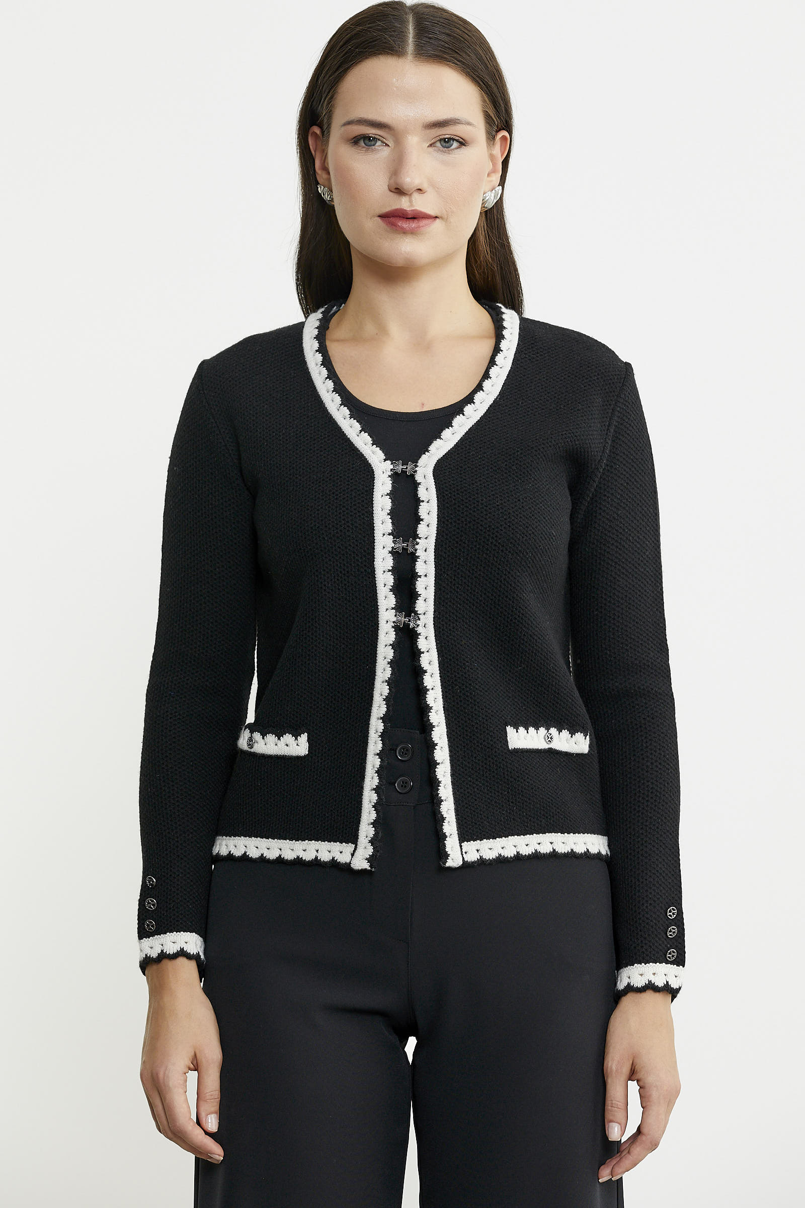 Dilimli Yaka Detaylı Kısa Yün Triko Hırka - Siyah - Sementa