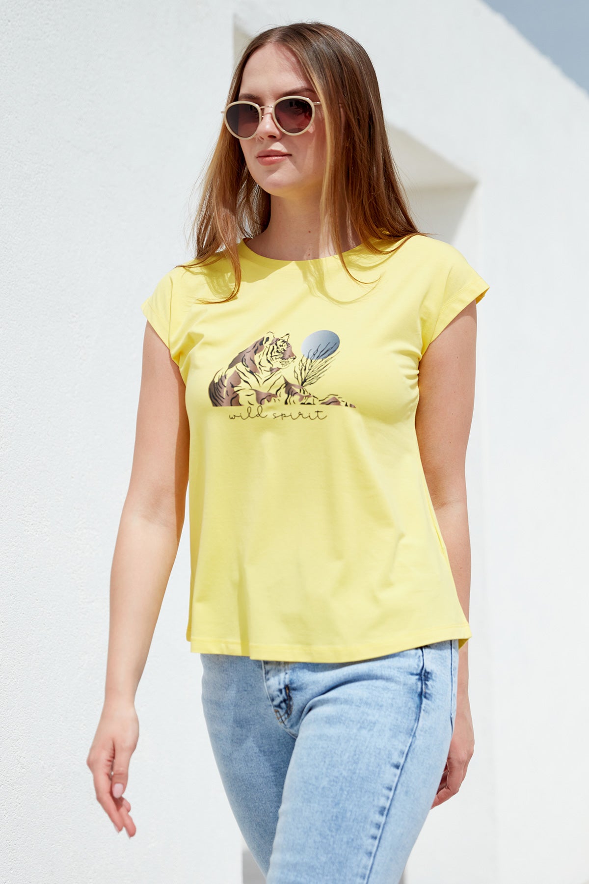 Düşük Kol Baskılı Viskon Tişört - Sarı (3) Sementa