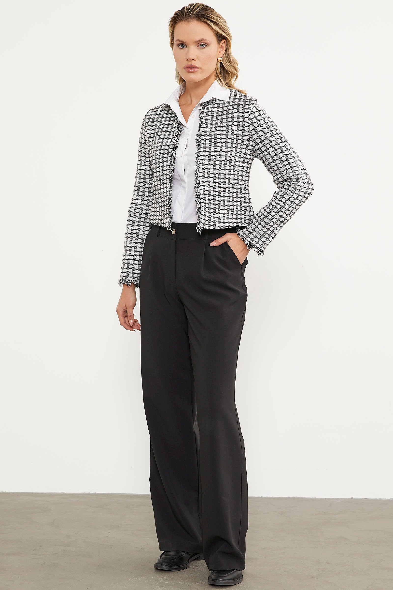 Ekose Desen Kısa Triko Ceket - Siyah (4) Sementa