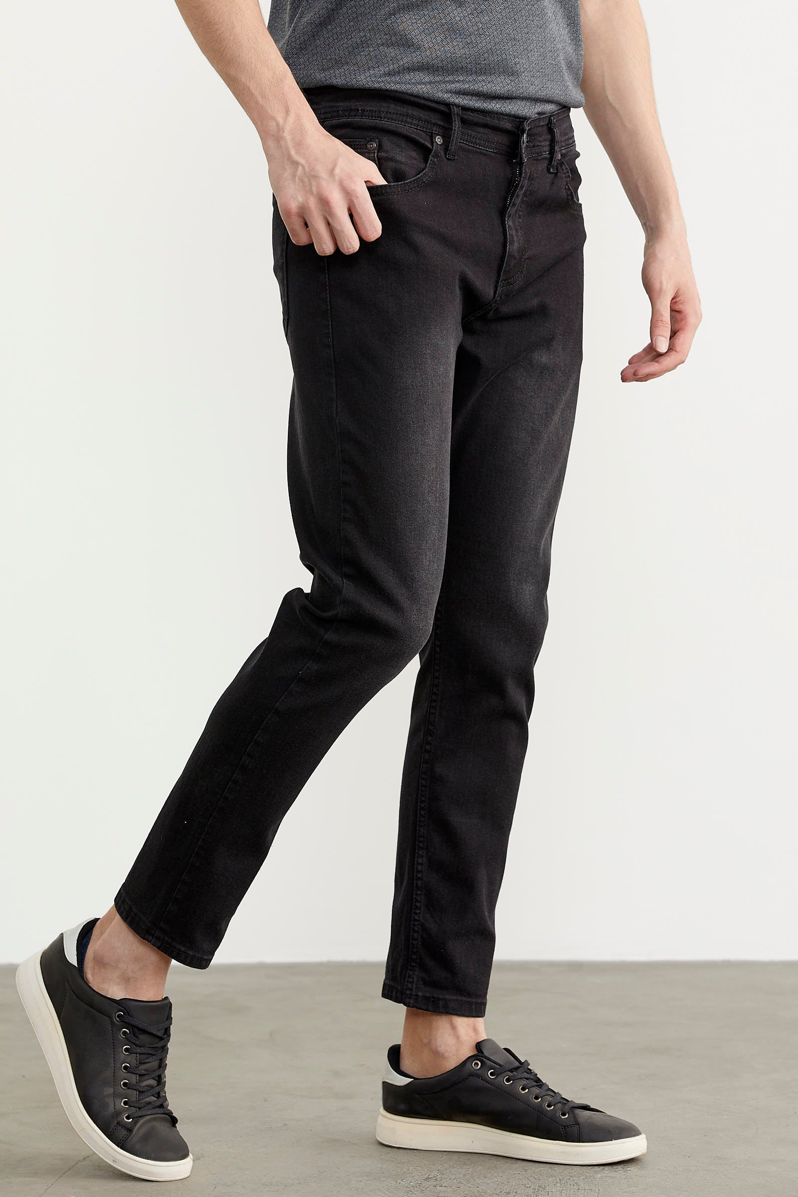 Eskitme Yıkamalı Slim Fit Jean Pantolon - Siyah (3) Sementa