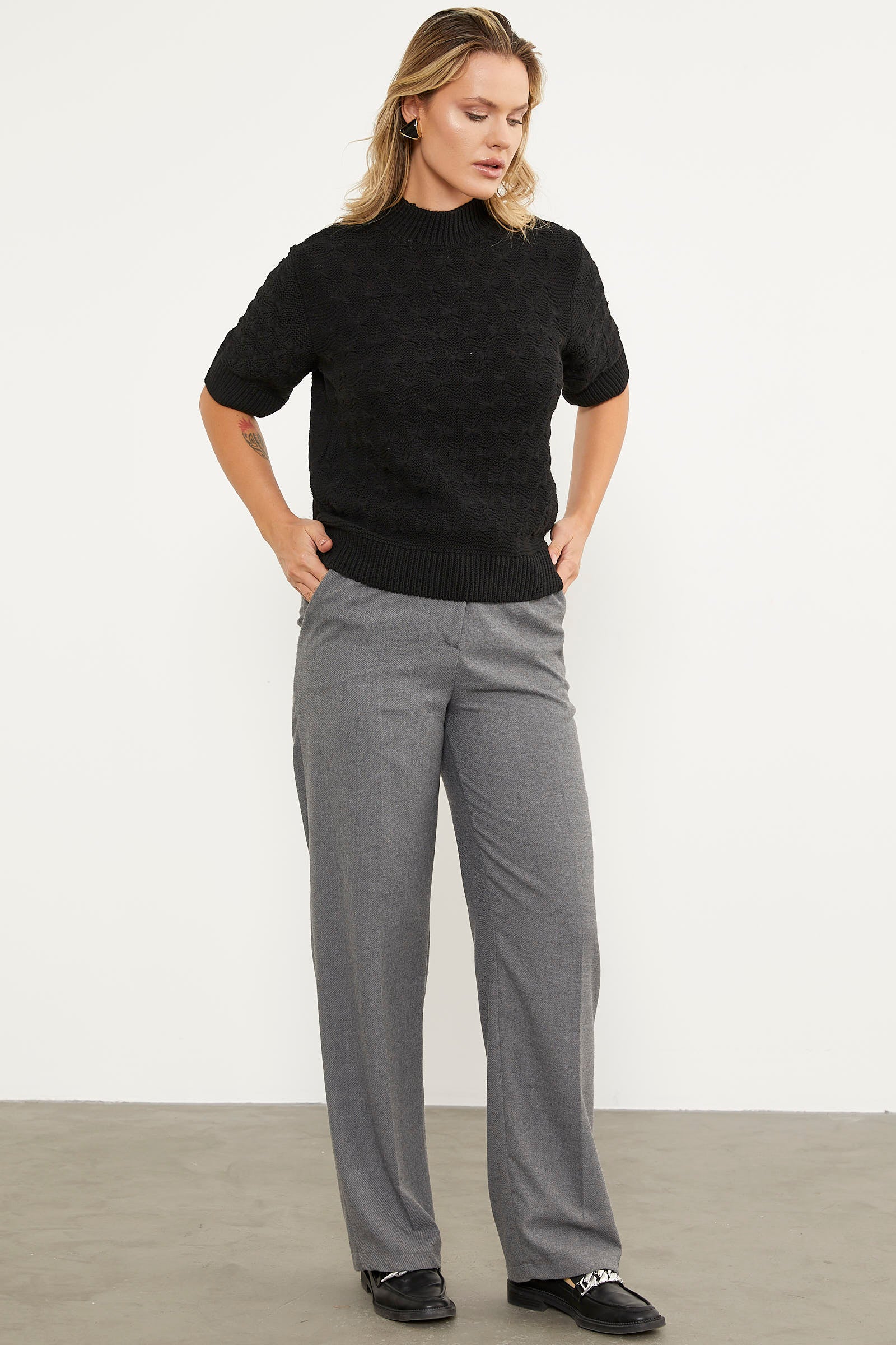 Fiyonk Desenli Kısa Kol Triko Süveter - Siyah (4) Sementa