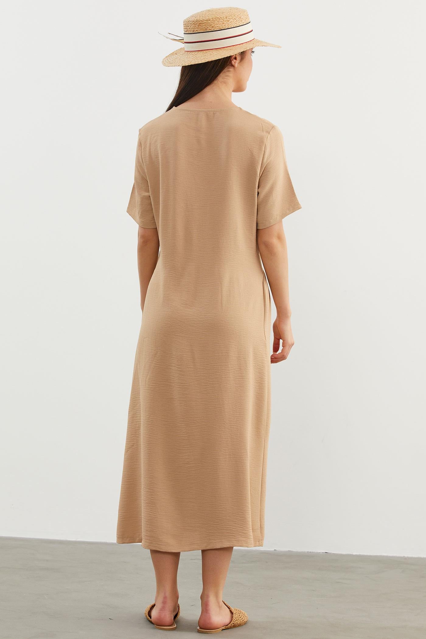 Geniş Beden Belden Büzgülü Krep Elbise - Bej (6) Sementa