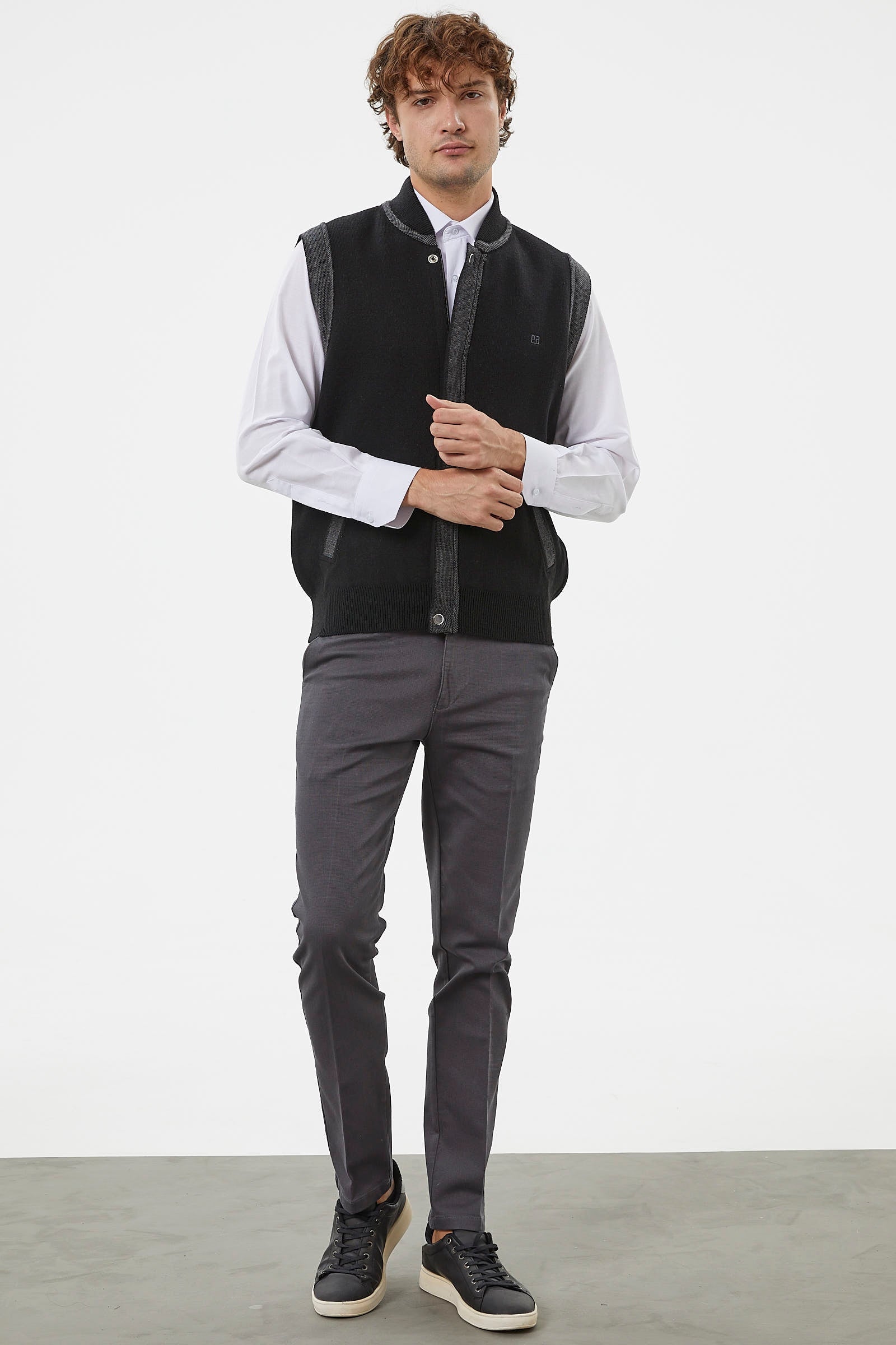 Hakim Yaka Fermuarlı Triko Yelek - Siyah - Koyu Gri (3) Sementa