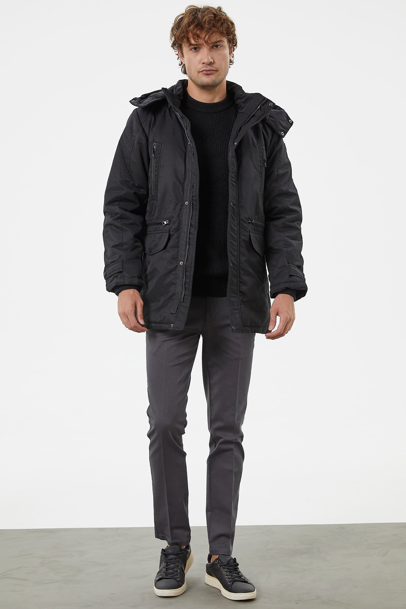 İçi Komple Pelüş Kapüşonlu Mont - Siyah (1) Sementa