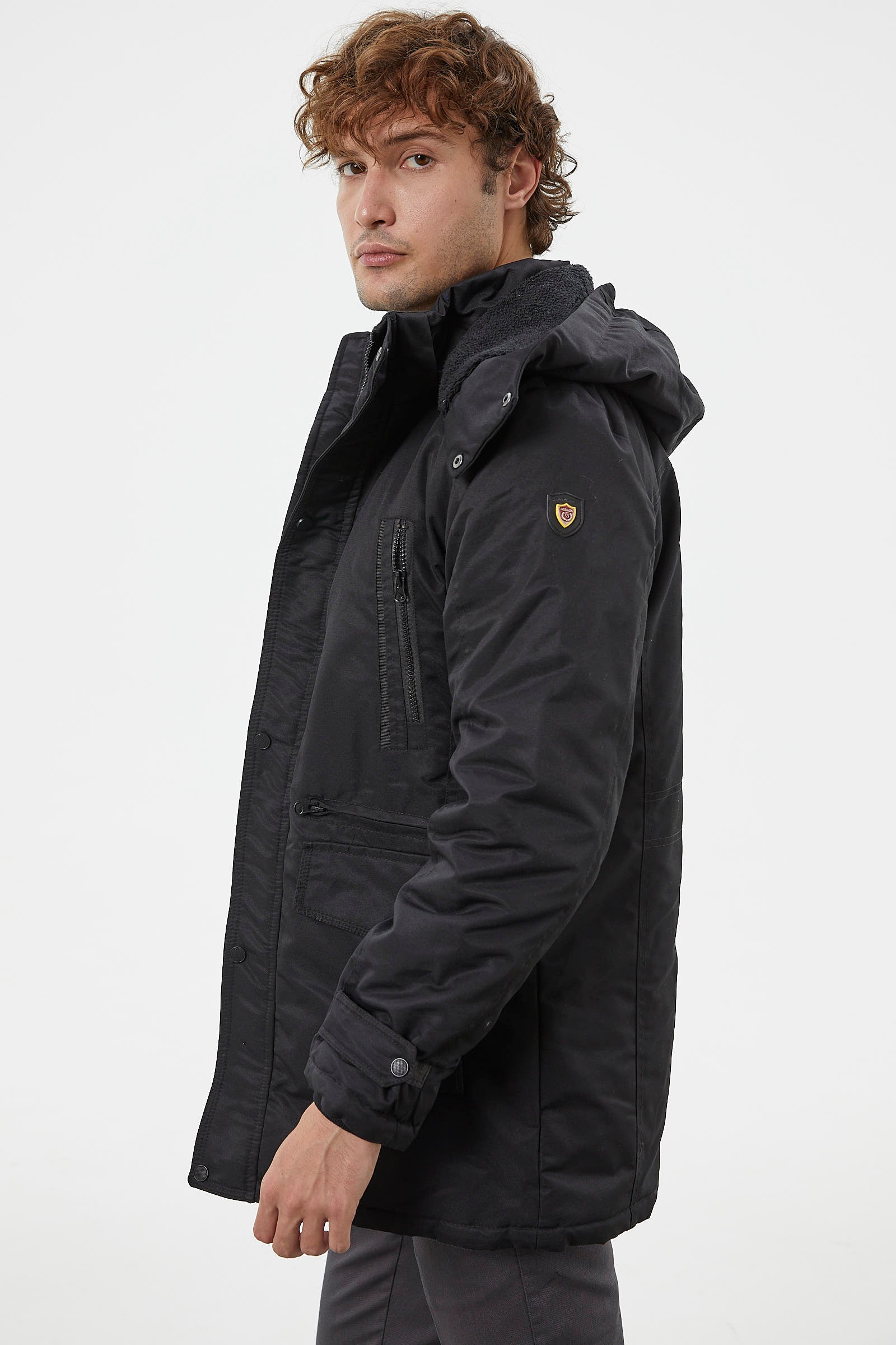 İçi Komple Pelüş Kapüşonlu Mont - Siyah (6) Sementa