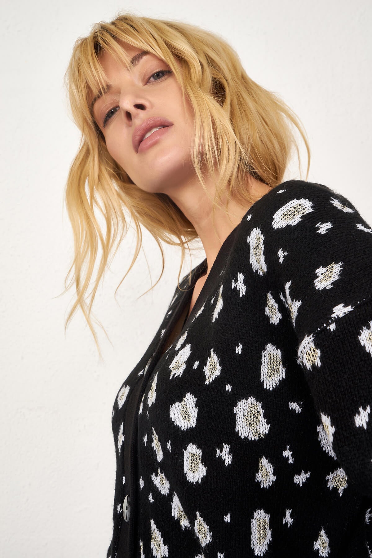 Kadın Leopar Desenli Triko Hırka - Siyah - Kemik (3) Sementa