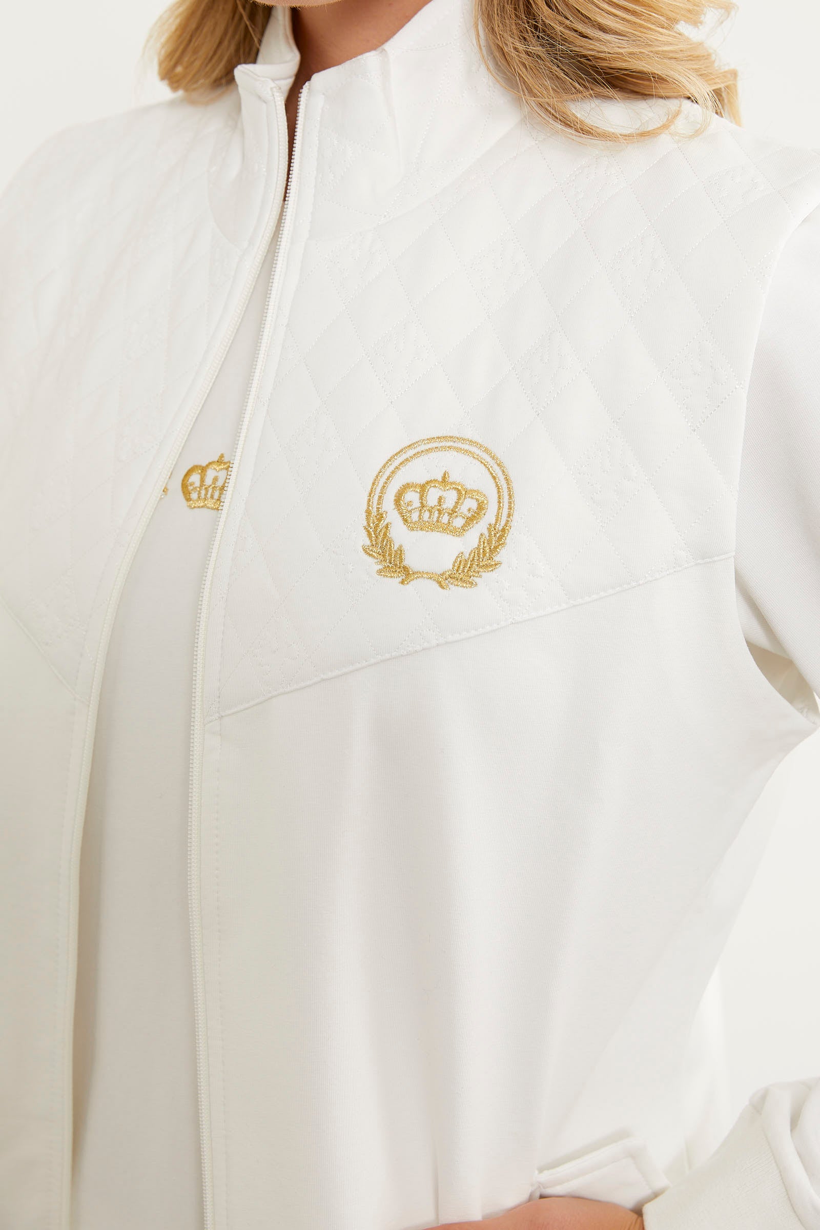 Kapitone Detaylı Yelekli Üçlü Eşofman Takım - Ekru (7) Sementa