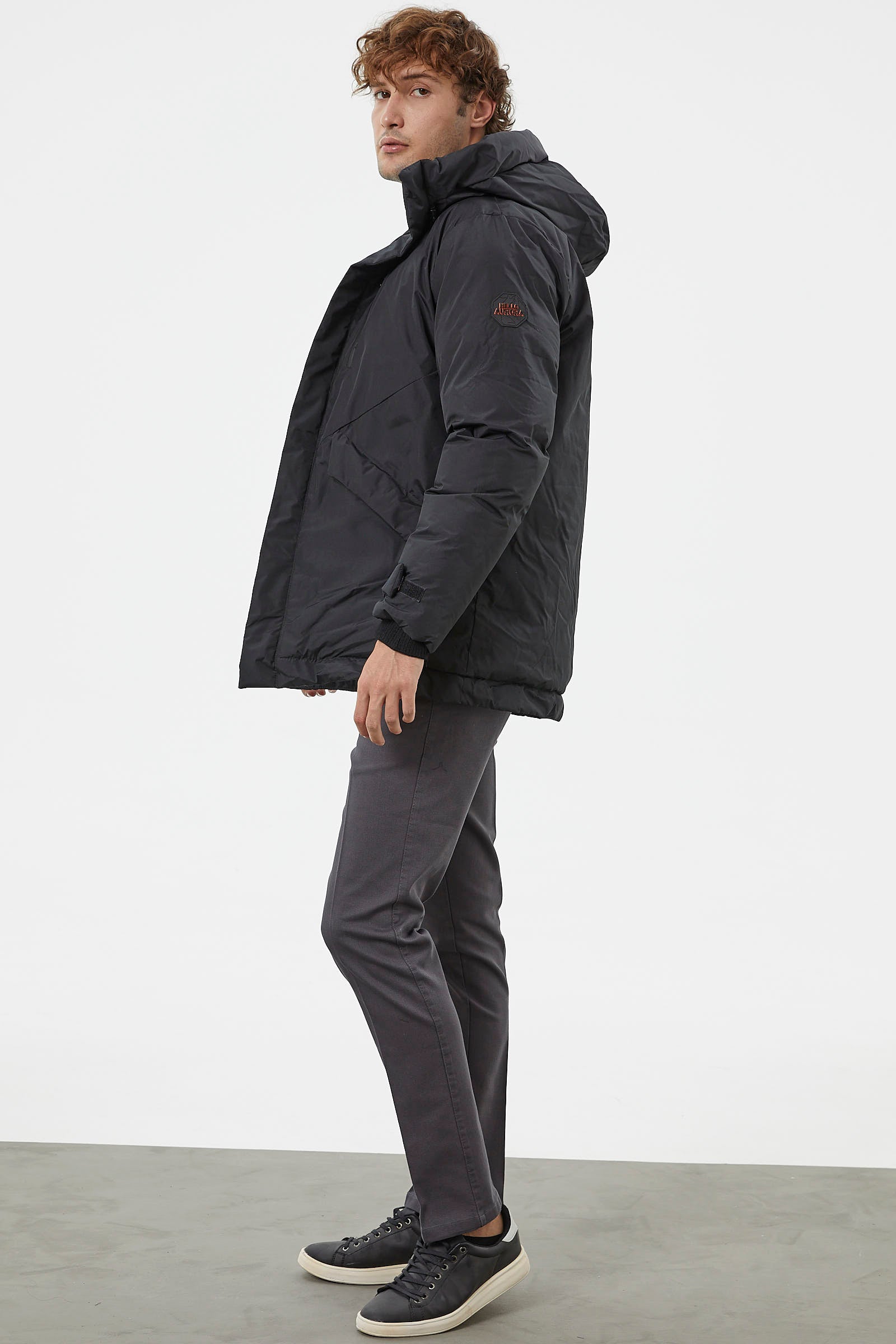 Kapüşonlu Kol Detaylı Şişme Mont - Siyah (6) Sementa