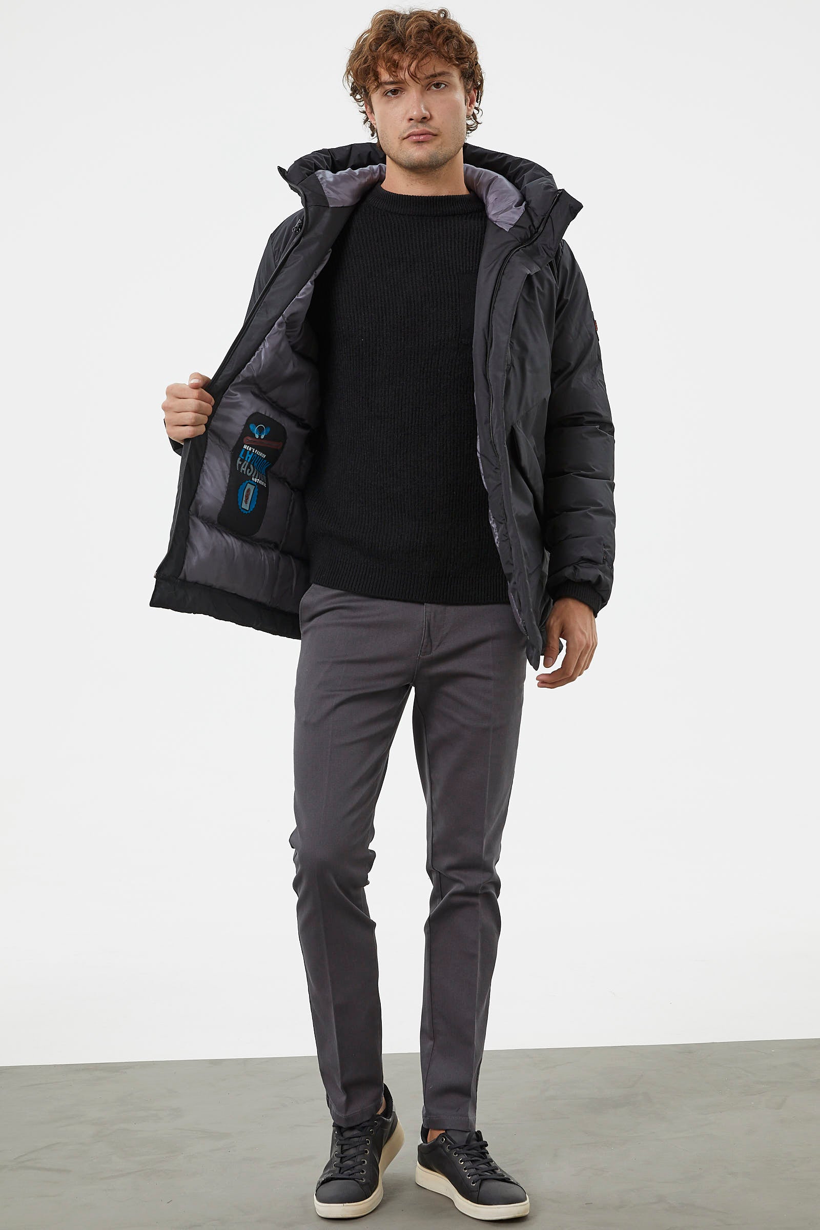 Kapüşonlu Kol Detaylı Şişme Mont - Siyah (3) Sementa