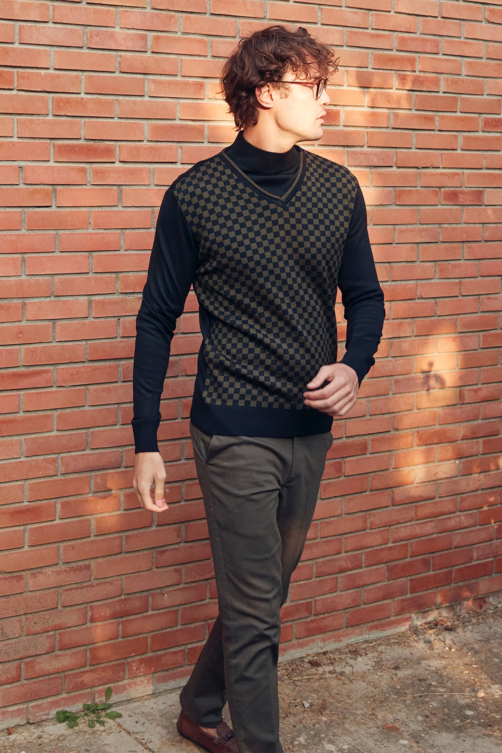 Kare Desenli Yünlü Jakarlı Triko Kazak - Siyah - Sementa