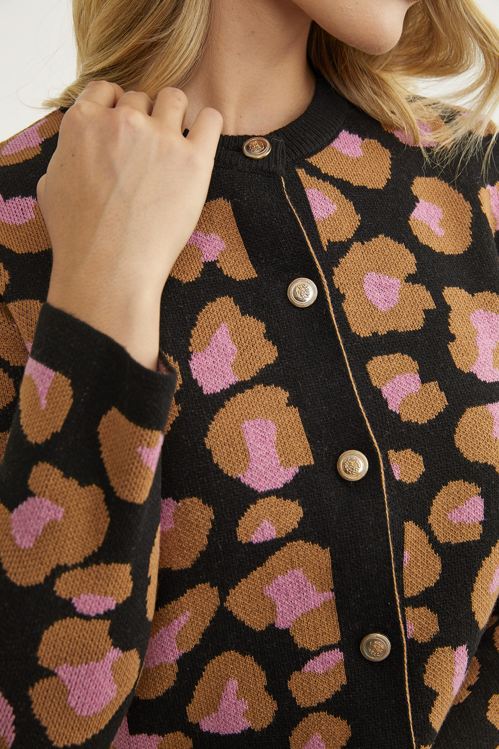 Leopar Desenli Triko Hırka - Siyah (7) Sementa