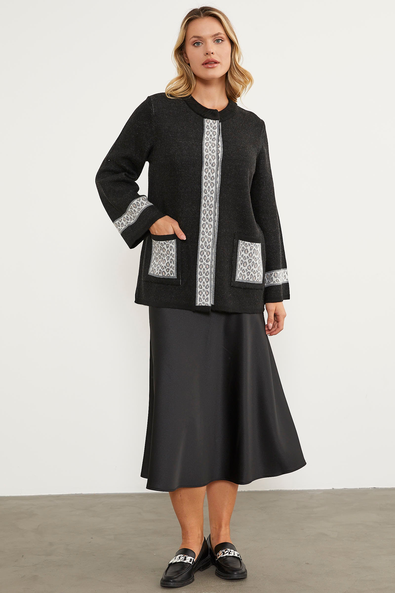 Leopar Detaylı Geniş Kalıp Triko Hırka - Siyah (2) Sementa