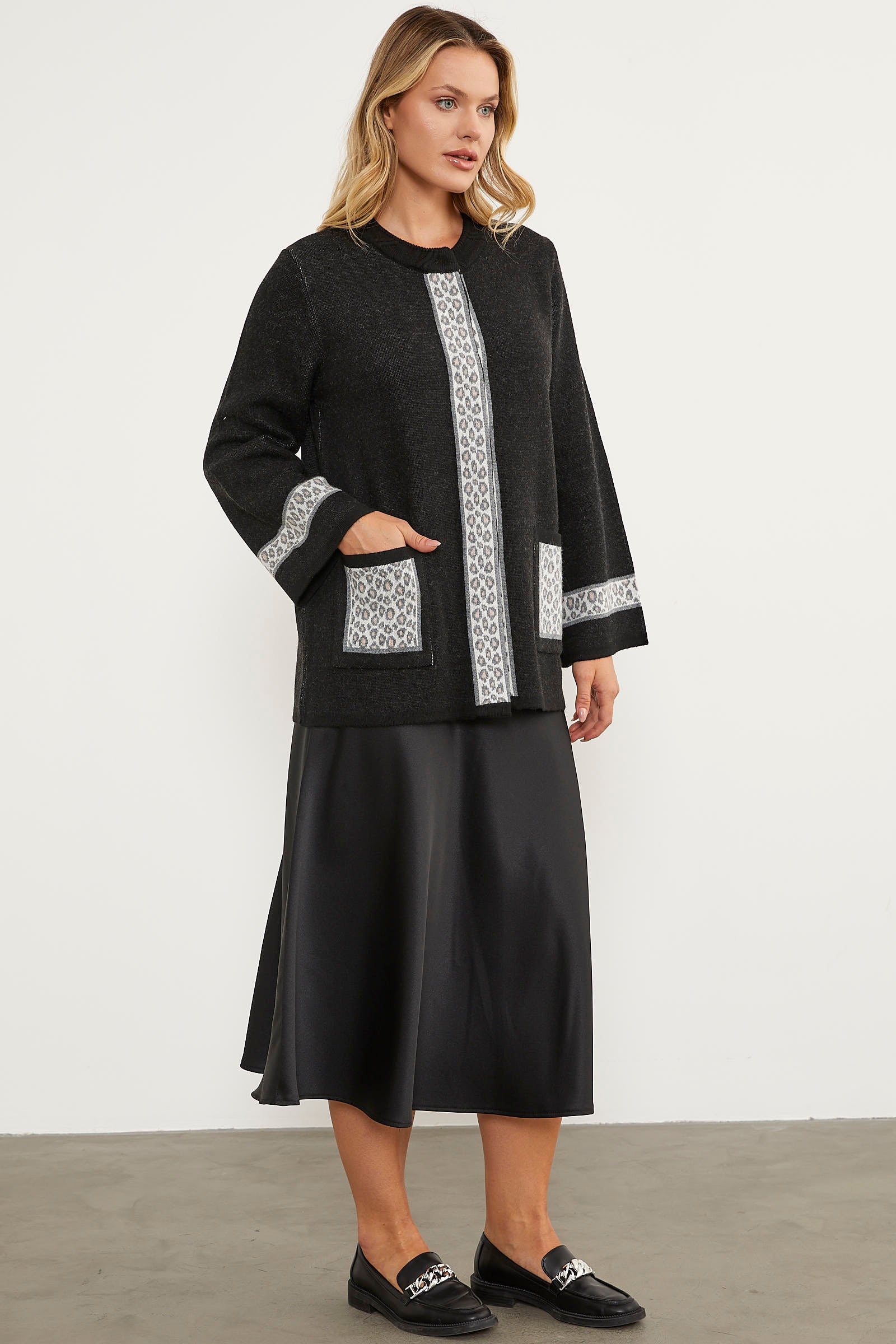 Leopar Detaylı Geniş Kalıp Triko Hırka - Siyah (3) Sementa