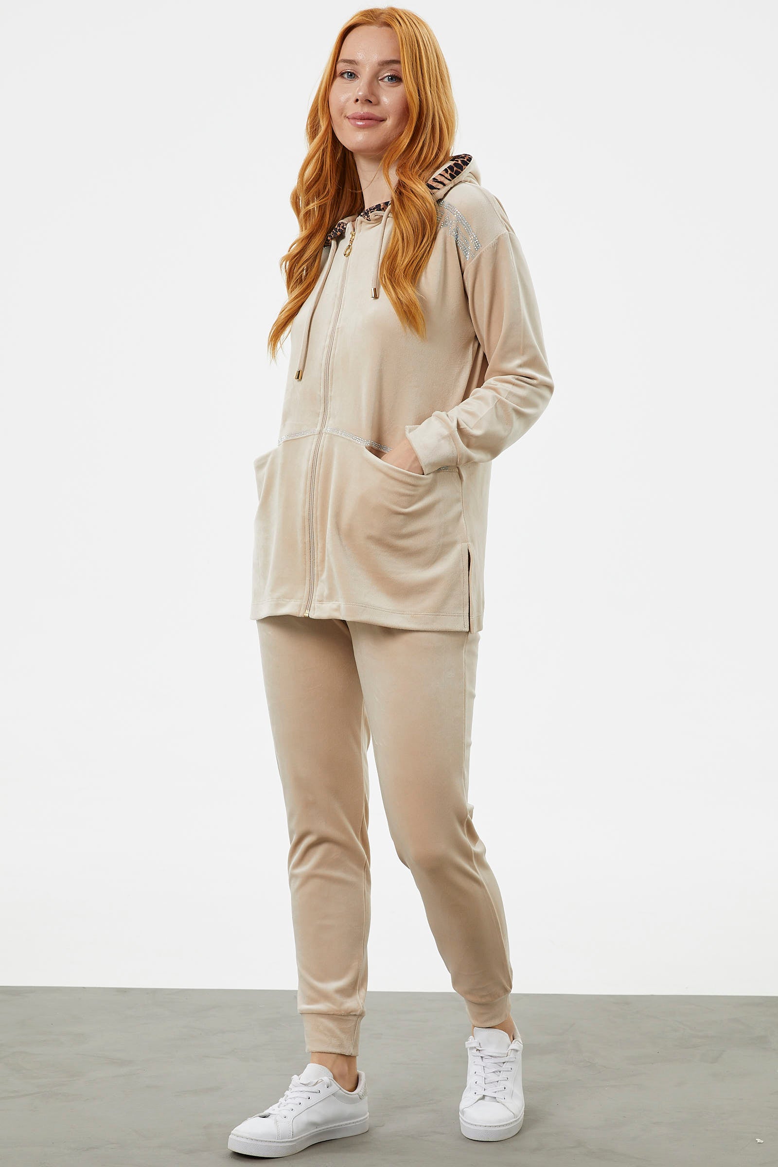 Leopar Detaylı Taşlı Kadife Eşofman Takım - Bej (2) Sementa