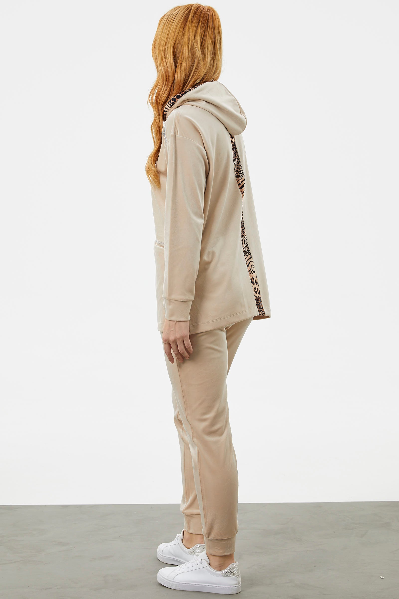 Leopar Detaylı Taşlı Kadife Eşofman Takım - Bej (5) Sementa